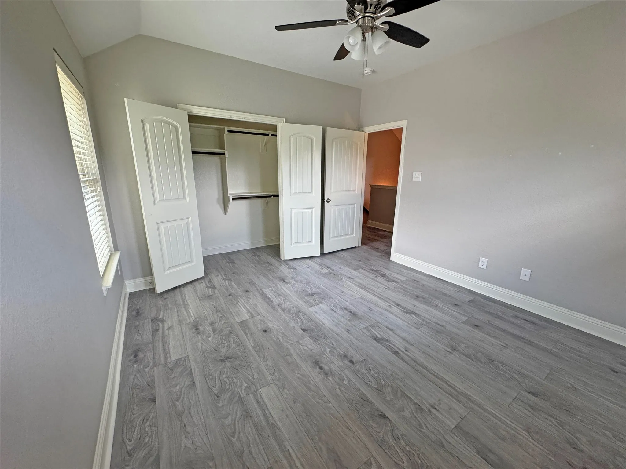 Single Family Residence For Sale in Ellis County , 421 Sunnyside Lane, Red Oak, Texas 75154, 4 Bedroom, 3 Bathroom, 2 Garage spaces, 2,485 Sqft, built in 2014, mls#21289115, Real Estate Agent in Red Oak, Homes For Sale in Ellis county, Homes For Sale in Red Oak, Realtor in Red Oak Texas, Real Estate Brokerage Independent Realty Texas, Luminita Cordes Realtor