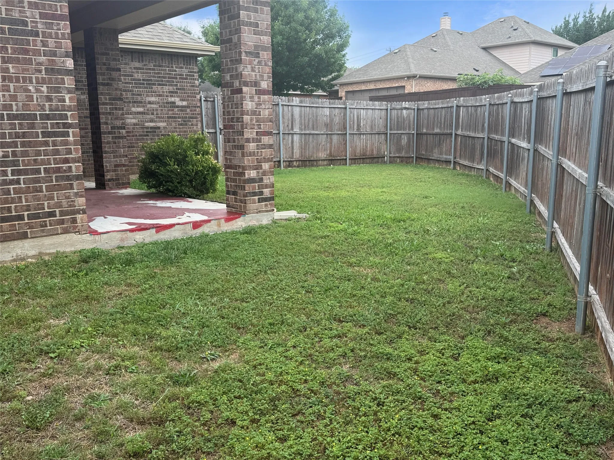 Single Family Residence For Sale in Ellis County , 421 Sunnyside Lane, Red Oak, Texas 75154, 4 Bedroom, 3 Bathroom, 2 Garage spaces, 2,485 Sqft, built in 2014, mls#21289115, Real Estate Agent in Red Oak, Homes For Sale in Ellis county, Homes For Sale in Red Oak, Realtor in Red Oak Texas, Real Estate Brokerage Independent Realty Texas, Luminita Cordes Realtor