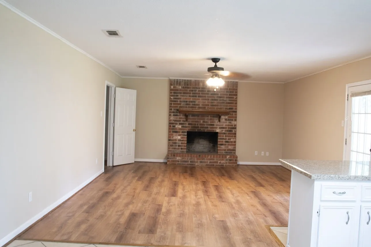Single Family Residence For Sale in Limestone County , 1008 Fairway Lane, Mexia, Texas 76667, 3 Bedroom, 2 Bathroom, 2 Garage spaces, 1,502 Sqft, built in 1980, mls#21286040, Real Estate Agent in Mexia, Homes For Sale in Limestone county, Homes For Sale in Mexia, Realtor in Mexia Texas, Real Estate Brokerage Independent Realty Texas, Luminita Cordes Realtor