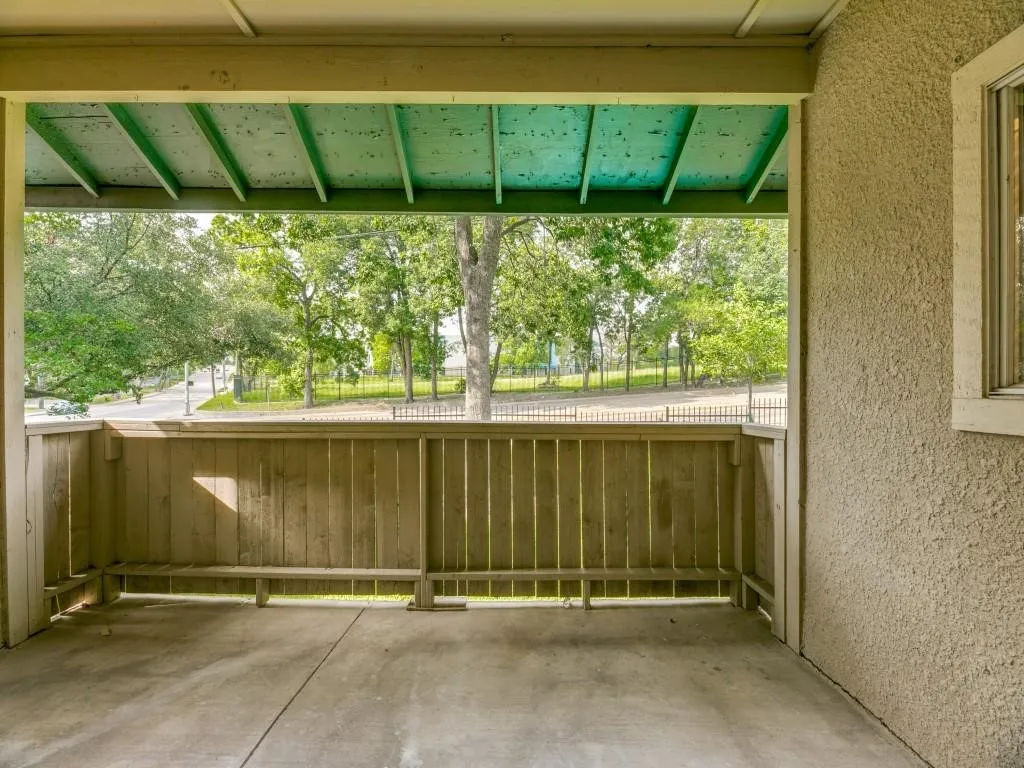 Condominium For Sale in Dallas County , 8601 Park Lane 221, Dallas, Texas 75231, 2 Bedroom, 1 Bathroom, Garage spaces, 861 Sqft, built in 1982, mls#21288905, Real Estate Agent in Dallas, Homes For Sale in Dallas county, Homes For Sale in Dallas, Realtor in Dallas Texas, Real Estate Brokerage Independent Realty Texas, Luminita Cordes Realtor