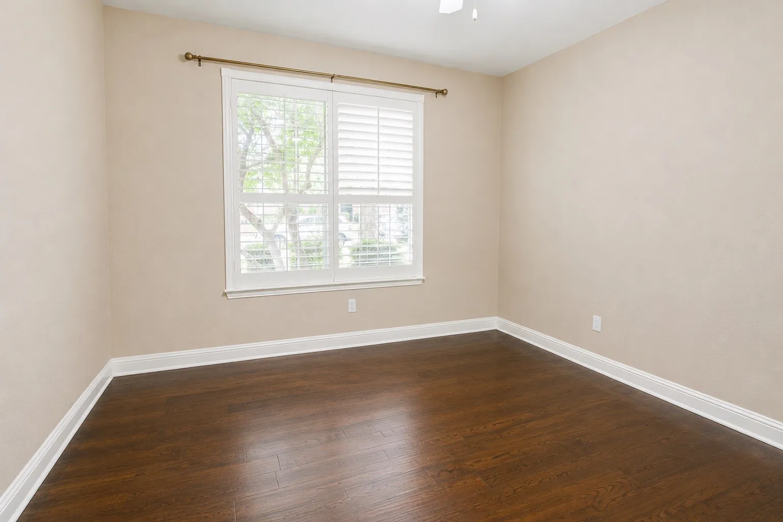 Single Family Residence For Rent in Collin County , 4453 Red Barn Drive, Richardson, Texas 75082, 5 Bedroom, 4 Bathroom, 3 Garage spaces, 4,289 Sqft, built in 2001, mls#21287875, Real Estate Agent in Richardson, Homes For Rent in Collin county, Homes For Rent in Richardson, Realtor in Richardson Texas, Real Estate Brokerage Independent Realty Texas, Luminita Cordes Realtor