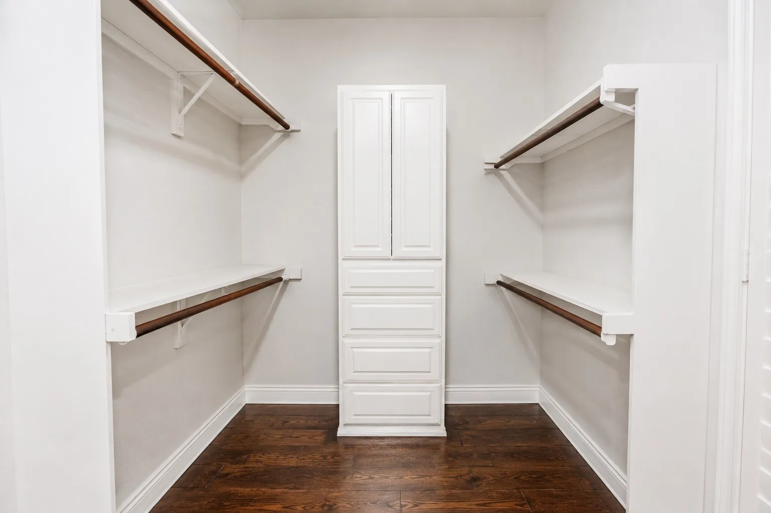 Single Family Residence For Rent in Collin County , 4453 Red Barn Drive, Richardson, Texas 75082, 5 Bedroom, 4 Bathroom, 3 Garage spaces, 4,289 Sqft, built in 2001, mls#21287875, Real Estate Agent in Richardson, Homes For Rent in Collin county, Homes For Rent in Richardson, Realtor in Richardson Texas, Real Estate Brokerage Independent Realty Texas, Luminita Cordes Realtor