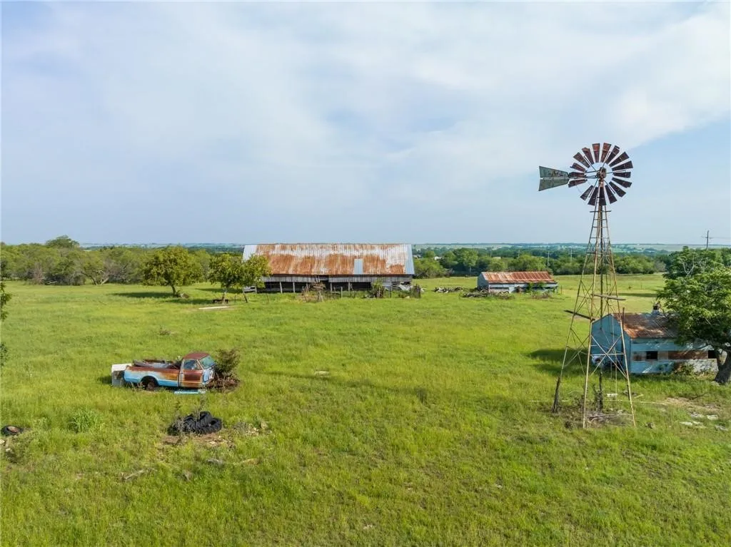 Single Family Residence For Sale in Mc Lennan County , 16401 Cedar Rock Parkway, Crawford, Texas 76638, 3 Bedrooms, 2 Bathrooms, 1 Garage spaces, 1,880 Sqft, built in 1950, Price $1,850,000, mls#21289107, Real Estate Agent in Crawford, Homes For Sale in Mc Lennan county, Homes For Sale in Crawford, Realtor in Crawford Texas, Real Estate Brokerage Independent Realty Texas, Luminita Cordes Realtor