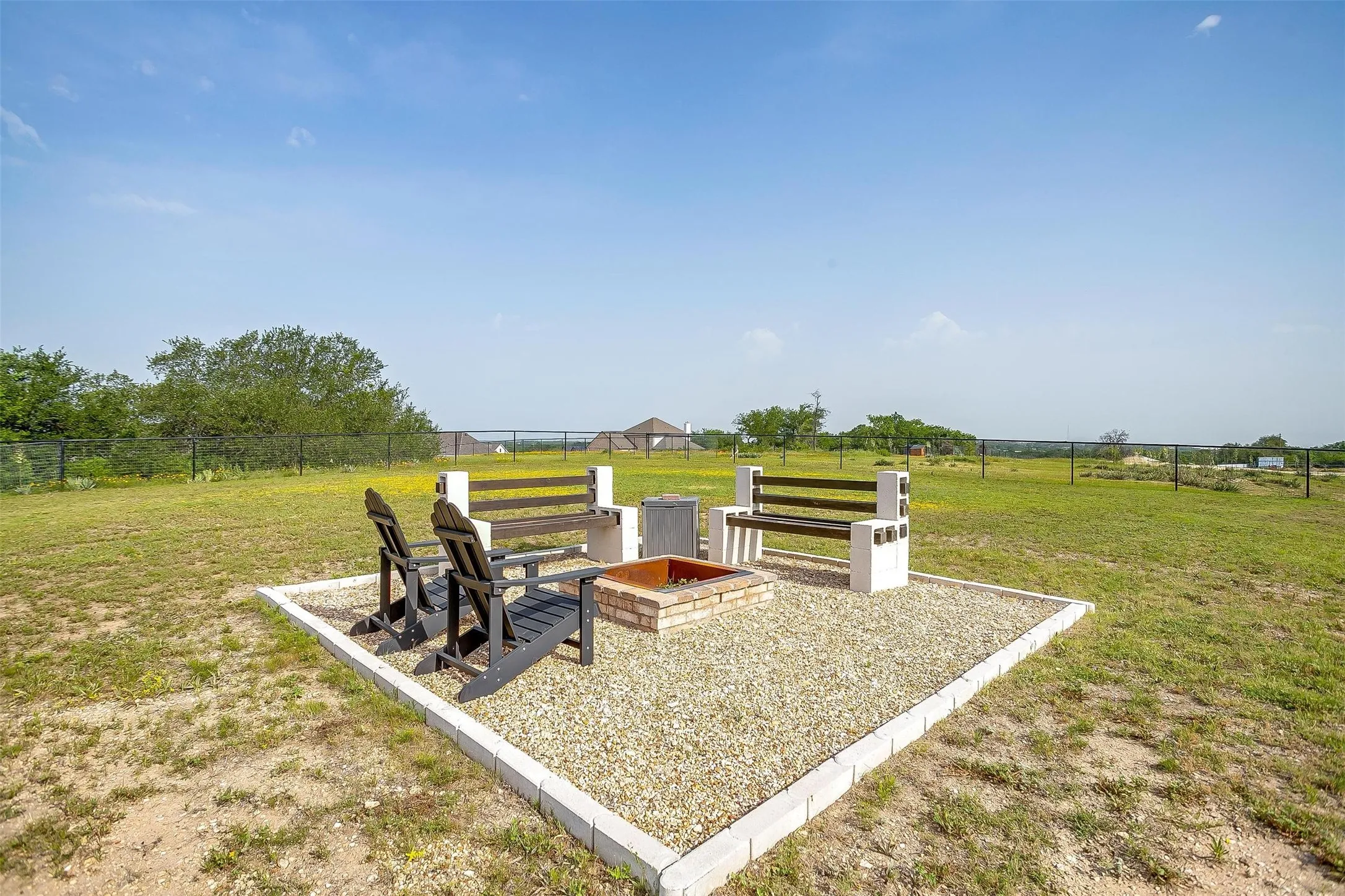 Single Family Residence For Sale in Parker County , 340 Sanger Drive, Springtown, Texas 76082, 4 Bedroom, 3 Bathroom, 3 Garage spaces, 2,628 Sqft, built in 2022, mls#21286253, Real Estate Agent in Springtown, Homes For Sale in Parker county, Homes For Sale in Springtown, Realtor in Springtown Texas, Real Estate Brokerage Independent Realty Texas, Luminita Cordes Realtor