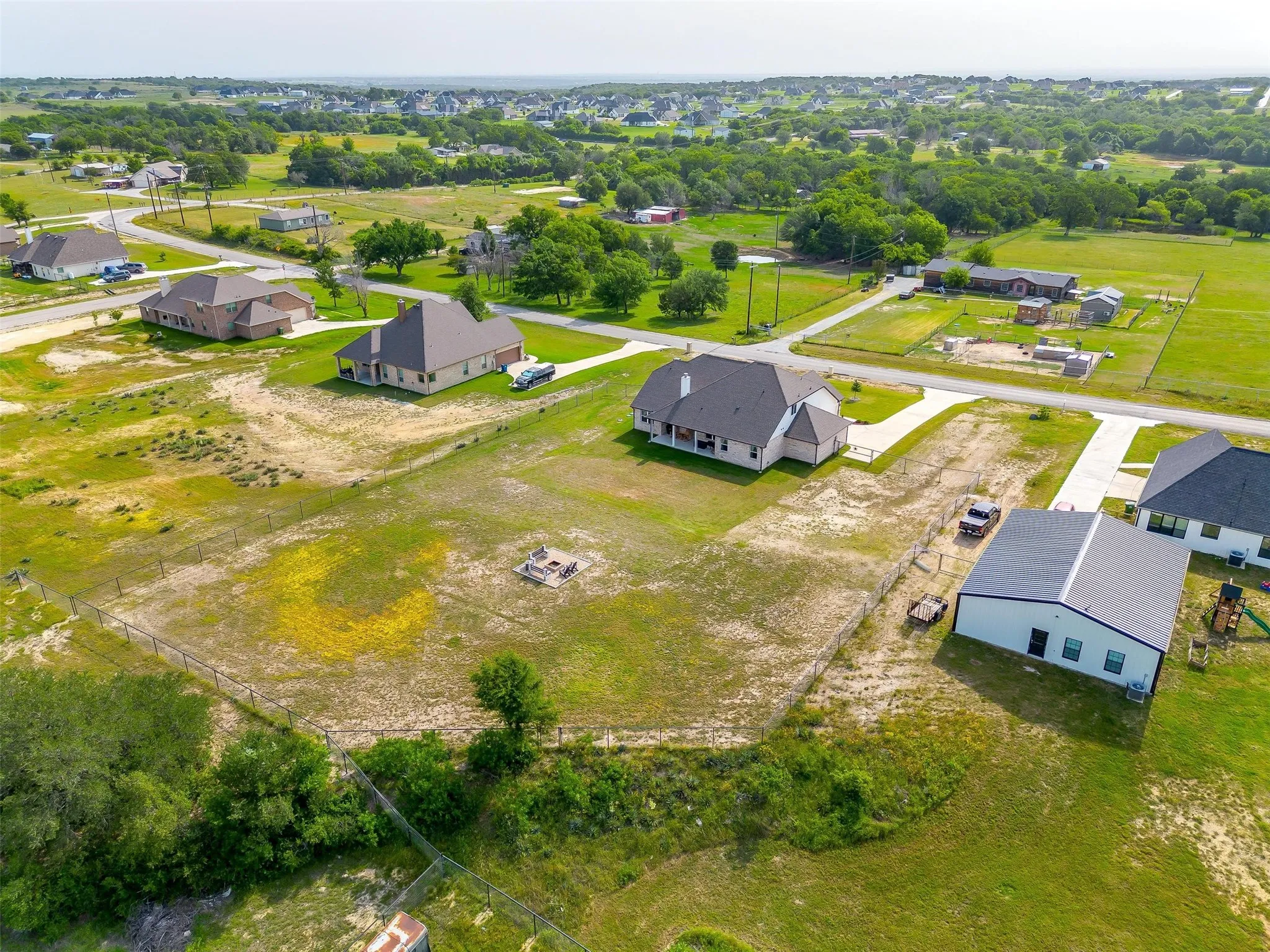 Single Family Residence For Sale in Parker County , 340 Sanger Drive, Springtown, Texas 76082, 4 Bedroom, 3 Bathroom, 3 Garage spaces, 2,628 Sqft, built in 2022, mls#21286253, Real Estate Agent in Springtown, Homes For Sale in Parker county, Homes For Sale in Springtown, Realtor in Springtown Texas, Real Estate Brokerage Independent Realty Texas, Luminita Cordes Realtor