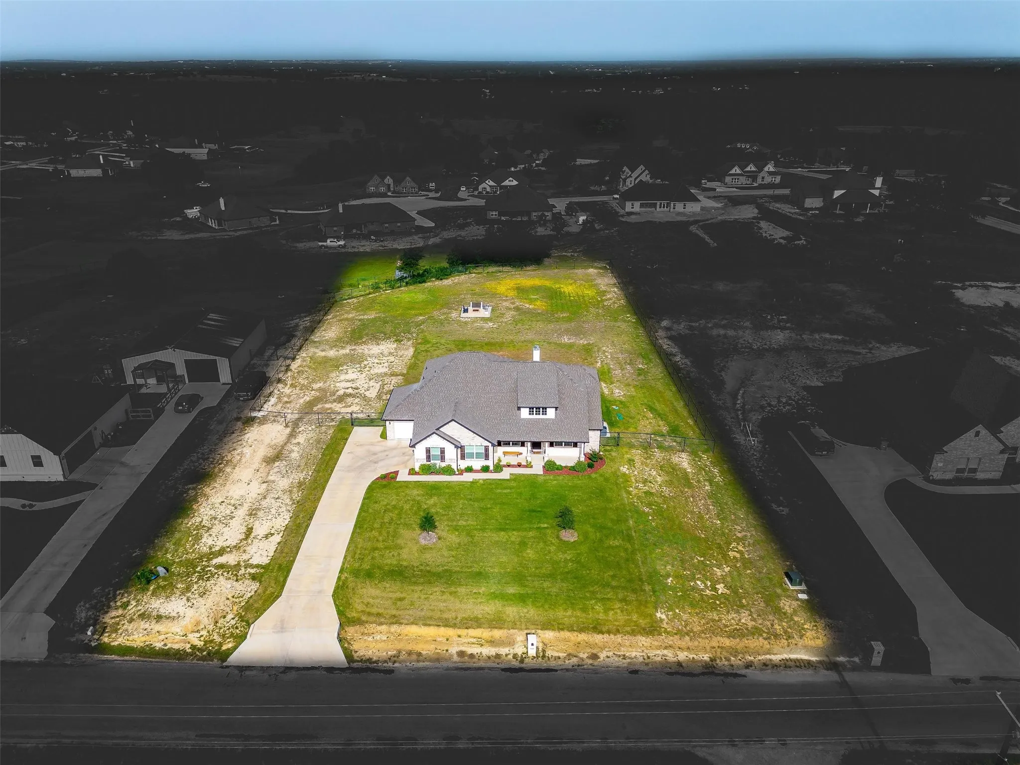 Single Family Residence For Sale in Parker County , 340 Sanger Drive, Springtown, Texas 76082, 4 Bedroom, 3 Bathroom, 3 Garage spaces, 2,628 Sqft, built in 2022, mls#21286253, Real Estate Agent in Springtown, Homes For Sale in Parker county, Homes For Sale in Springtown, Realtor in Springtown Texas, Real Estate Brokerage Independent Realty Texas, Luminita Cordes Realtor
