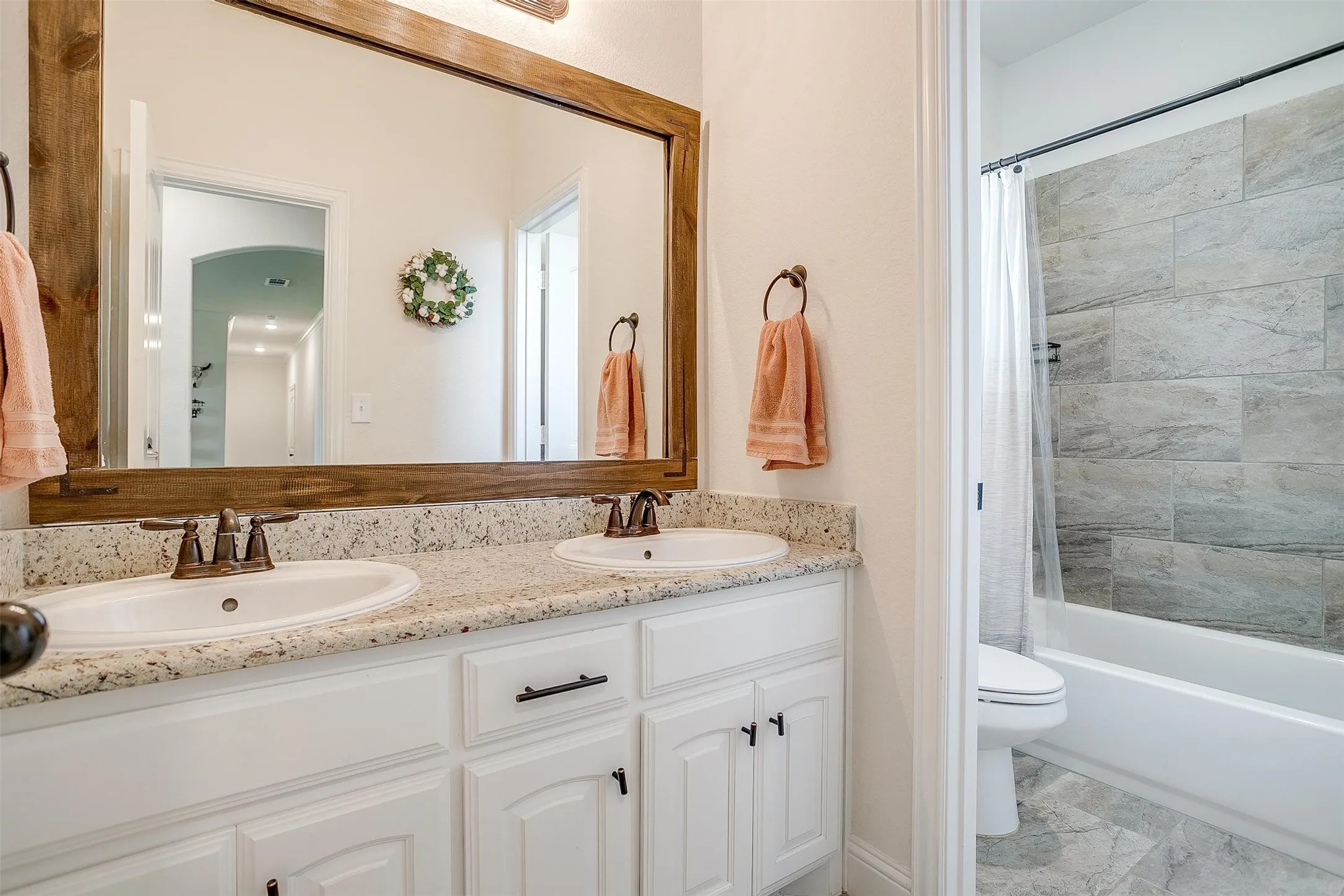Single Family Residence For Sale in Parker County , 340 Sanger Drive, Springtown, Texas 76082, 4 Bedroom, 3 Bathroom, 3 Garage spaces, 2,628 Sqft, built in 2022, mls#21286253, Real Estate Agent in Springtown, Homes For Sale in Parker county, Homes For Sale in Springtown, Realtor in Springtown Texas, Real Estate Brokerage Independent Realty Texas, Luminita Cordes Realtor