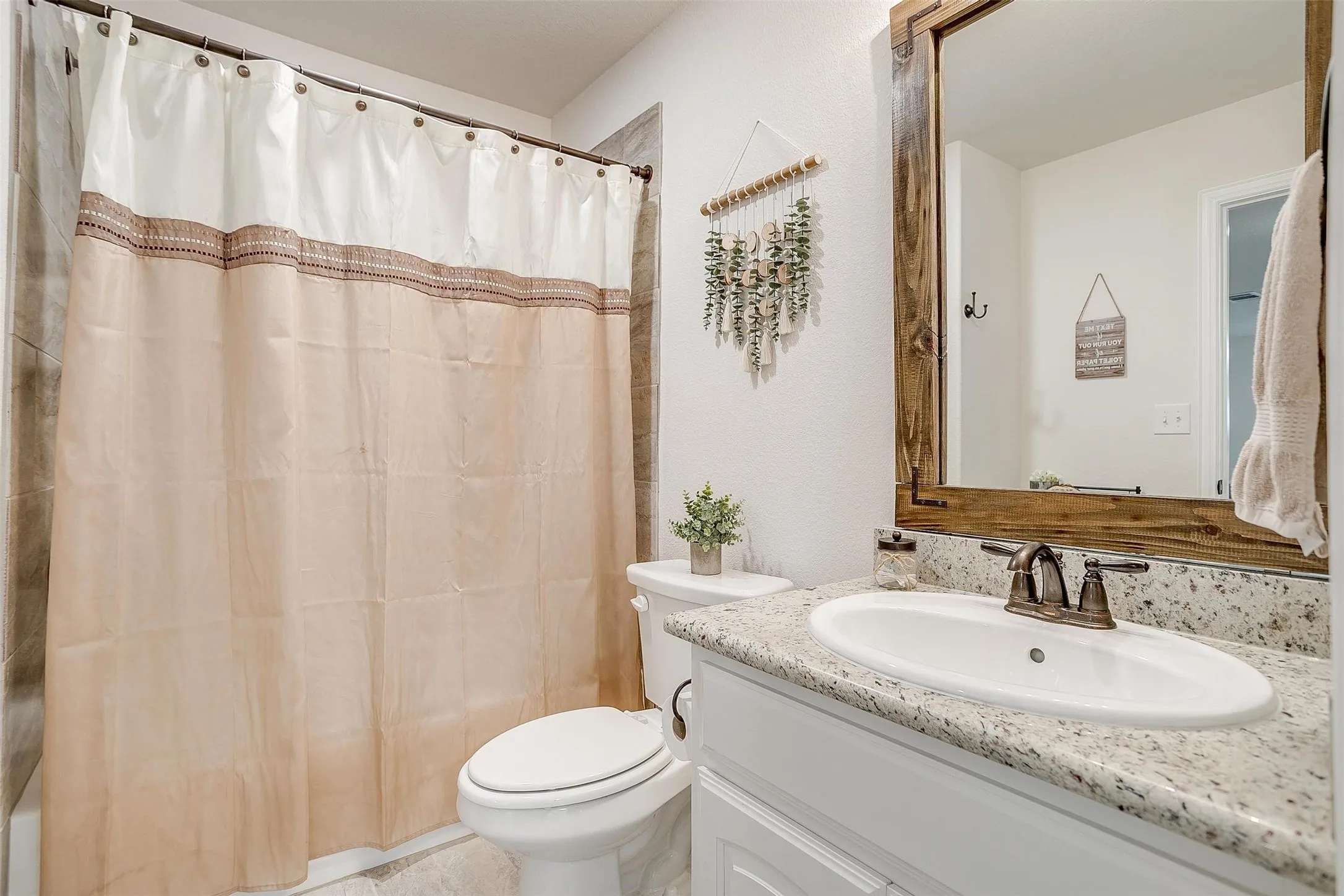 Single Family Residence For Sale in Parker County , 340 Sanger Drive, Springtown, Texas 76082, 4 Bedroom, 3 Bathroom, 3 Garage spaces, 2,628 Sqft, built in 2022, mls#21286253, Real Estate Agent in Springtown, Homes For Sale in Parker county, Homes For Sale in Springtown, Realtor in Springtown Texas, Real Estate Brokerage Independent Realty Texas, Luminita Cordes Realtor