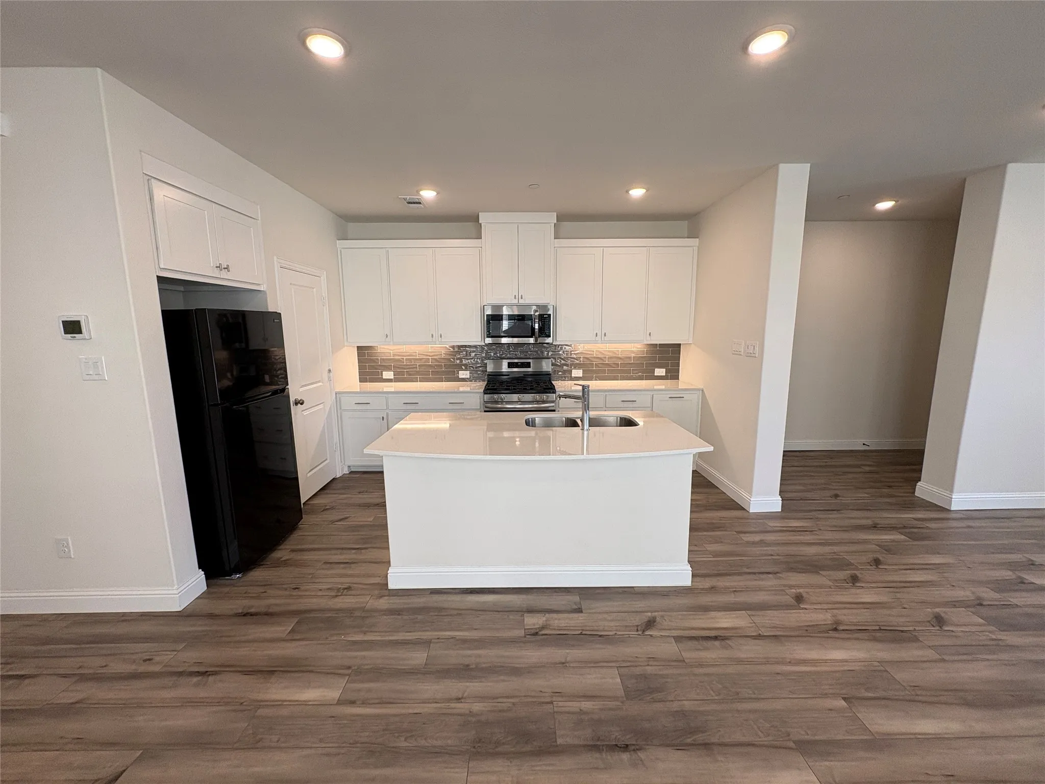 Townhouse For Rent in Denton County , 416 4th Street, Argyle, Texas 76226, 3 Bedroom, 3 Bathroom, 2 Garage spaces, 2,044 Sqft, built in 2023, mls#21289171, Real Estate Agent in Argyle, Homes For Rent in Denton county, Homes For Rent in Argyle, Realtor in Argyle Texas, Real Estate Brokerage Independent Realty Texas, Luminita Cordes Realtor