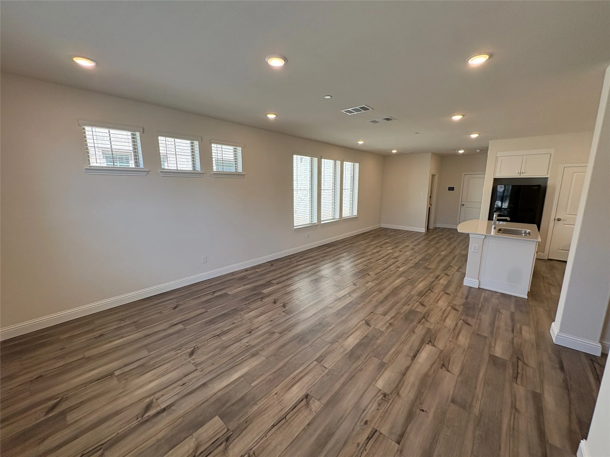 Townhouse For Rent in Denton County , 416 4th Street, Argyle, Texas 76226, 3 Bedroom, 3 Bathroom, 2 Garage spaces, 2,044 Sqft, built in 2023, mls#21289171, Real Estate Agent in Argyle, Homes For Rent in Denton county, Homes For Rent in Argyle, Realtor in Argyle Texas, Real Estate Brokerage Independent Realty Texas, Luminita Cordes Realtor