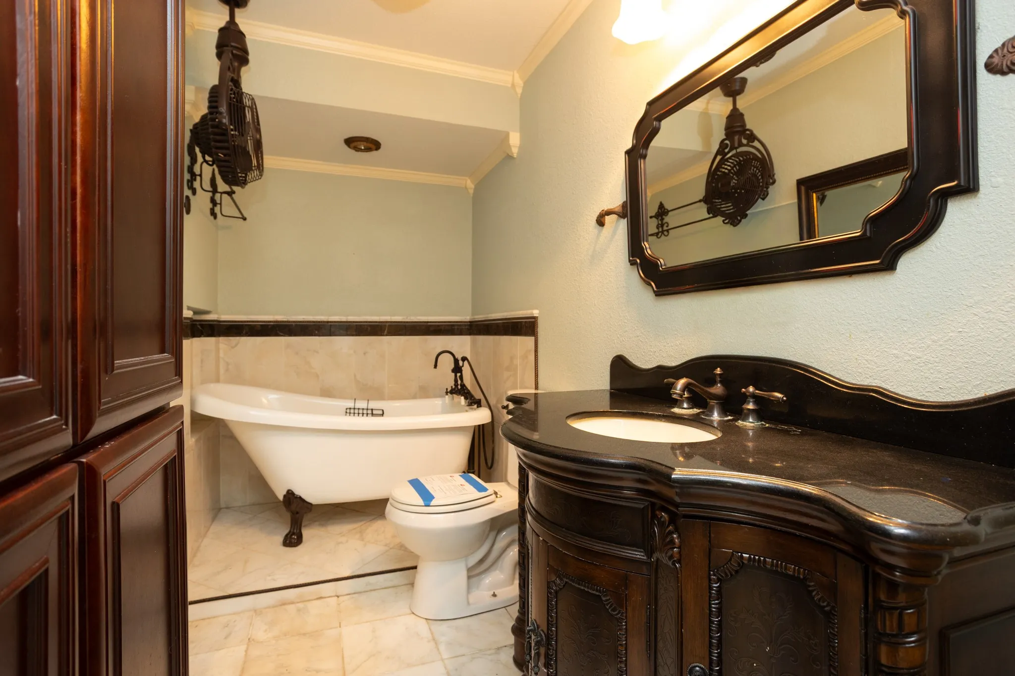 Single Family Residence For Sale in Dallas County , 410 E Mona Avenue, Duncanville, Texas 75137, 3 Bedroom, 2 Bathroom, 2 Garage spaces, 1,374 Sqft, built in 1964, mls#21287301, Real Estate Agent in Duncanville, Homes For Sale in Dallas county, Homes For Sale in Duncanville, Realtor in Duncanville Texas, Real Estate Brokerage Independent Realty Texas, Luminita Cordes Realtor