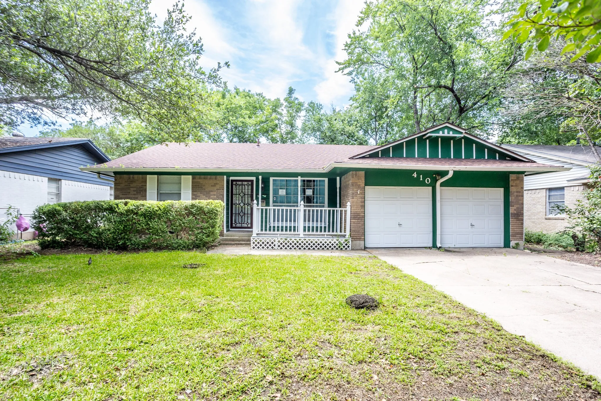 Single Family Residence For Sale in Dallas County , 410 E Mona Avenue, Duncanville, Texas 75137, 3 Bedroom, 2 Bathroom, 2 Garage spaces, 1,374 Sqft, built in 1964, mls#21287301, Real Estate Agent in Duncanville, Homes For Sale in Dallas county, Homes For Sale in Duncanville, Realtor in Duncanville Texas, Real Estate Brokerage Independent Realty Texas, Luminita Cordes Realtor