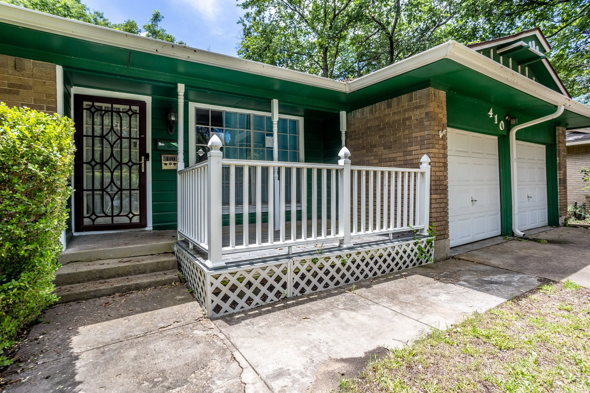 Single Family Residence For Sale in Dallas County , 410 E Mona Avenue, Duncanville, Texas 75137, 3 Bedroom, 2 Bathroom, 2 Garage spaces, 1,374 Sqft, built in 1964, mls#21287301, Real Estate Agent in Duncanville, Homes For Sale in Dallas county, Homes For Sale in Duncanville, Realtor in Duncanville Texas, Real Estate Brokerage Independent Realty Texas, Luminita Cordes Realtor