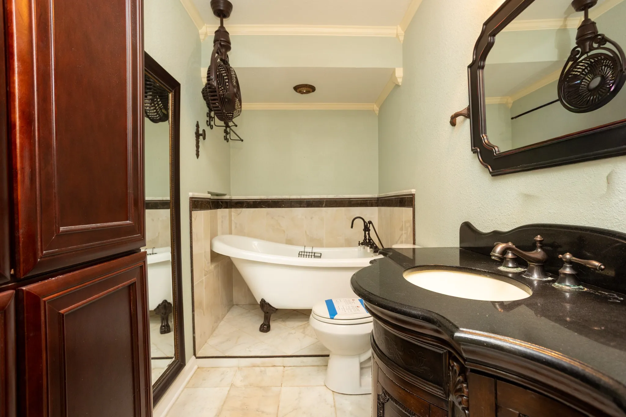 Single Family Residence For Sale in Dallas County , 410 E Mona Avenue, Duncanville, Texas 75137, 3 Bedroom, 2 Bathroom, 2 Garage spaces, 1,374 Sqft, built in 1964, mls#21287301, Real Estate Agent in Duncanville, Homes For Sale in Dallas county, Homes For Sale in Duncanville, Realtor in Duncanville Texas, Real Estate Brokerage Independent Realty Texas, Luminita Cordes Realtor