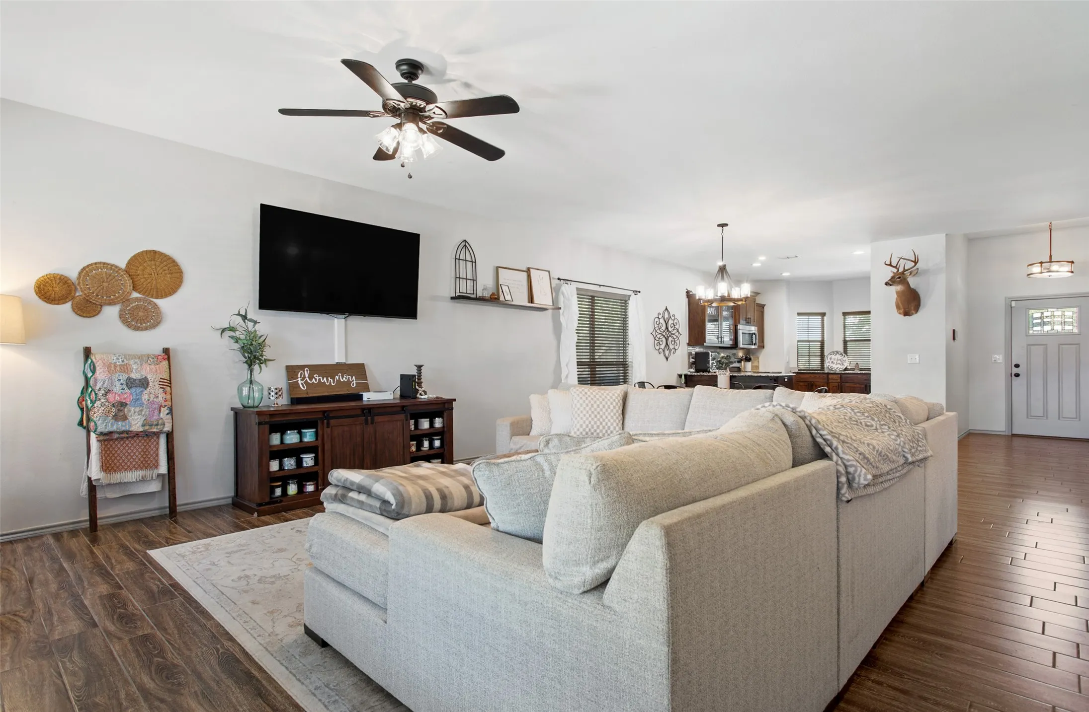 Single Family Residence For Sale in Smith County , 13835 County Road 4200, Lindale, Texas 75771, 2 Bedroom, 2 Bathroom, 2 Garage spaces, 1,542 Sqft, built in 2018, mls#21289191, Real Estate Agent in Lindale, Homes For Sale in Smith county, Homes For Sale in Lindale, Realtor in Lindale Texas, Real Estate Brokerage Independent Realty Texas, Luminita Cordes Realtor