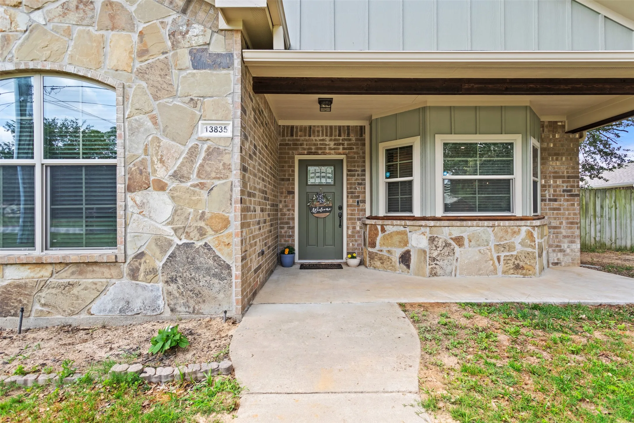 Single Family Residence For Sale in Smith County , 13835 County Road 4200, Lindale, Texas 75771, 2 Bedroom, 2 Bathroom, 2 Garage spaces, 1,542 Sqft, built in 2018, mls#21289191, Real Estate Agent in Lindale, Homes For Sale in Smith county, Homes For Sale in Lindale, Realtor in Lindale Texas, Real Estate Brokerage Independent Realty Texas, Luminita Cordes Realtor