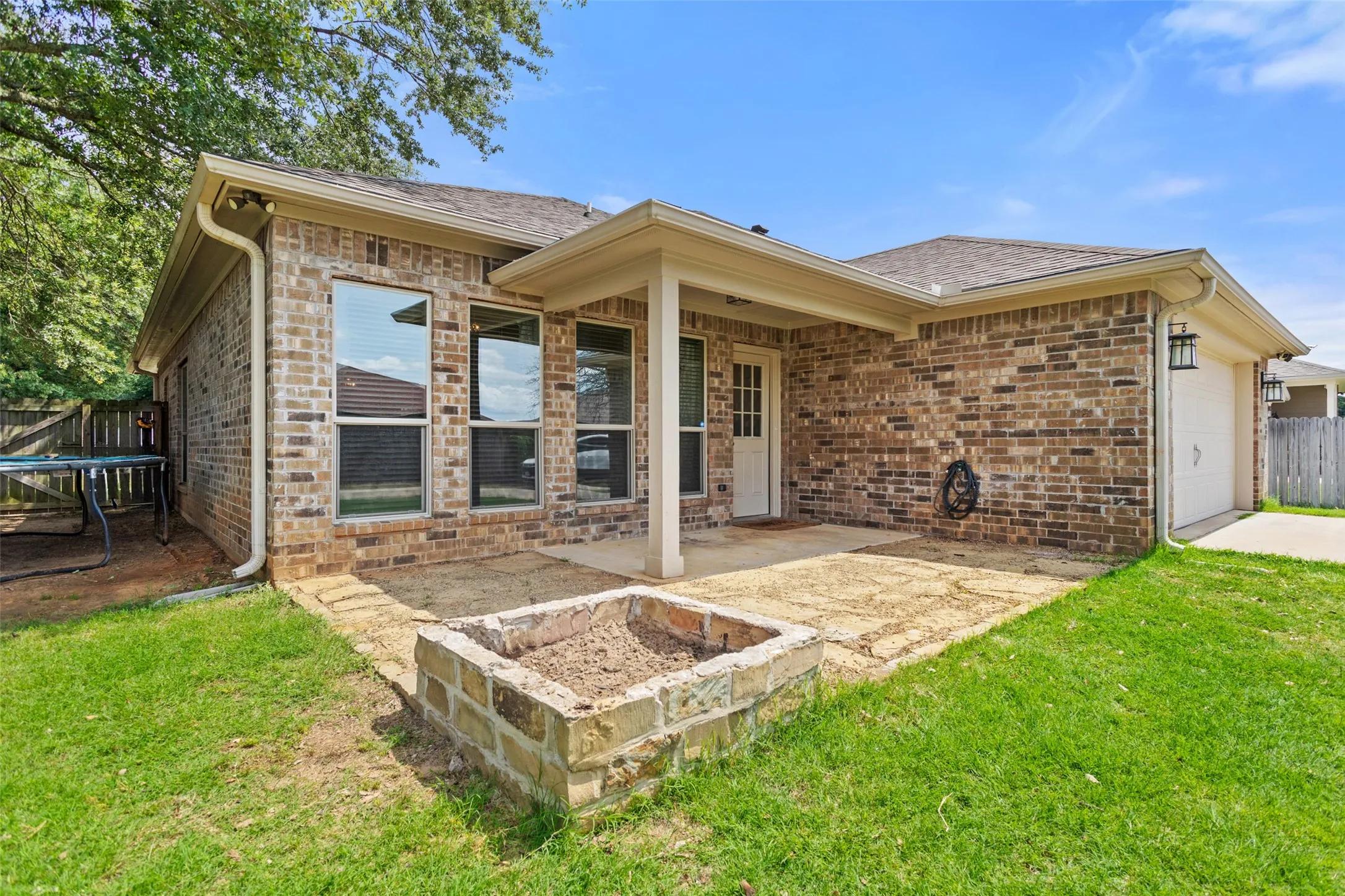 Single Family Residence For Sale in Smith County , 13835 County Road 4200, Lindale, Texas 75771, 2 Bedroom, 2 Bathroom, 2 Garage spaces, 1,542 Sqft, built in 2018, mls#21289191, Real Estate Agent in Lindale, Homes For Sale in Smith county, Homes For Sale in Lindale, Realtor in Lindale Texas, Real Estate Brokerage Independent Realty Texas, Luminita Cordes Realtor
