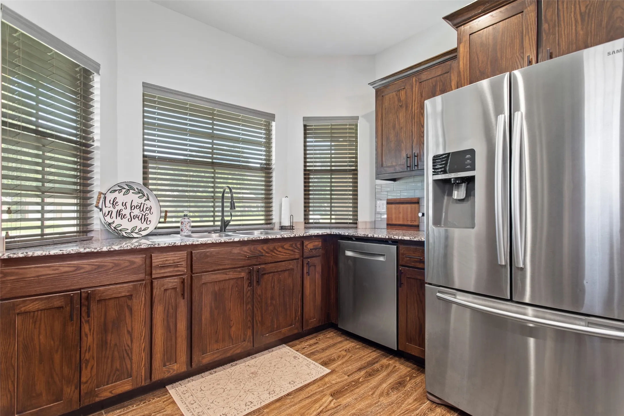Single Family Residence For Sale in Smith County , 13835 County Road 4200, Lindale, Texas 75771, 2 Bedroom, 2 Bathroom, 2 Garage spaces, 1,542 Sqft, built in 2018, mls#21289191, Real Estate Agent in Lindale, Homes For Sale in Smith county, Homes For Sale in Lindale, Realtor in Lindale Texas, Real Estate Brokerage Independent Realty Texas, Luminita Cordes Realtor