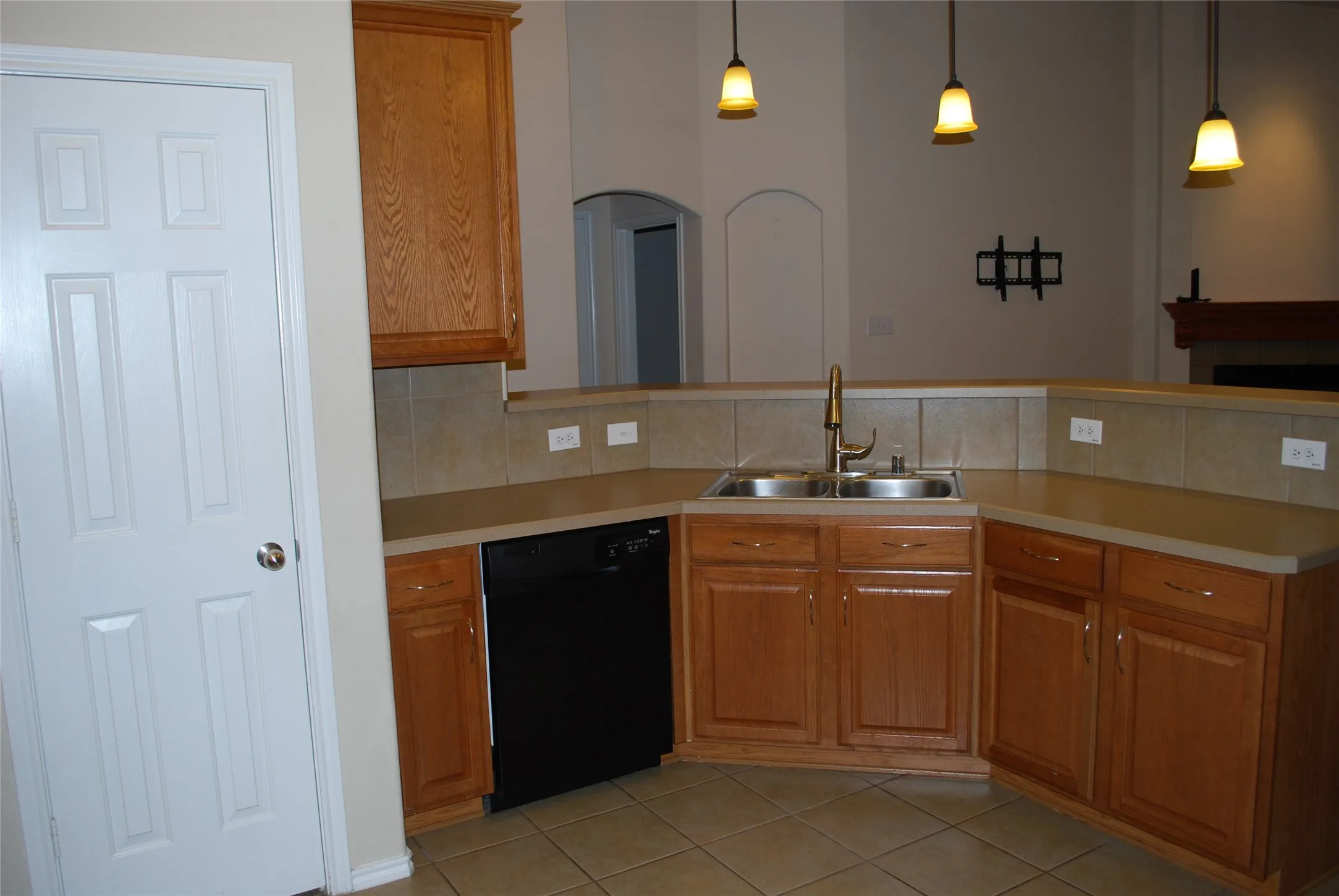 Single Family Residence For Rent in Denton County , 4713 Fox Sedge Lane, Denton, Texas 76208, 3 Bedroom, 2 Bathroom, 2 Garage spaces, 1,885 Sqft, built in 2005, mls#21289199, Real Estate Agent in Denton, Homes For Rent in Denton county, Homes For Rent in Denton, Realtor in Denton Texas, Real Estate Brokerage Independent Realty Texas, Luminita Cordes Realtor