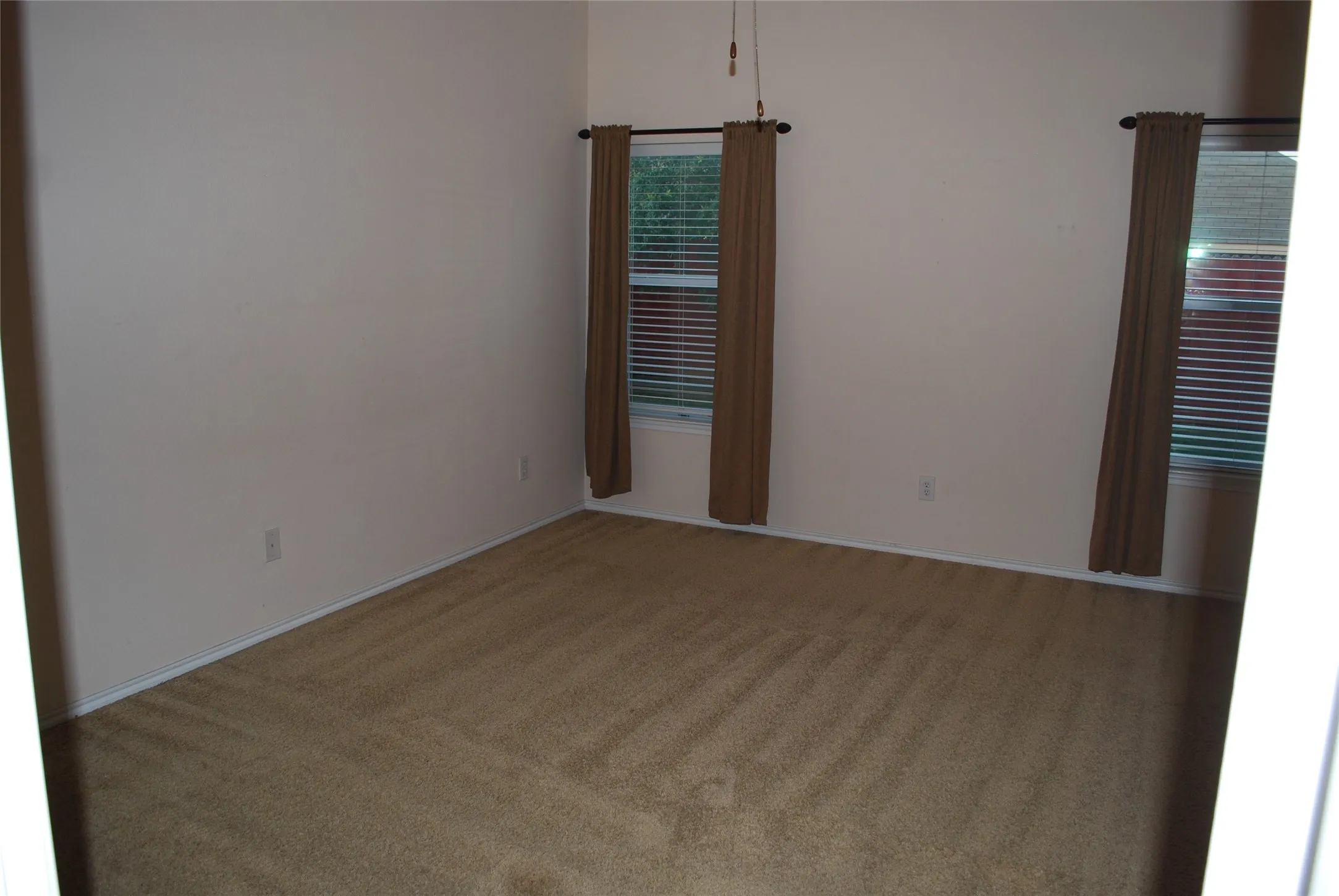 Single Family Residence For Rent in Denton County , 4713 Fox Sedge Lane, Denton, Texas 76208, 3 Bedroom, 2 Bathroom, 2 Garage spaces, 1,885 Sqft, built in 2005, mls#21289199, Real Estate Agent in Denton, Homes For Rent in Denton county, Homes For Rent in Denton, Realtor in Denton Texas, Real Estate Brokerage Independent Realty Texas, Luminita Cordes Realtor