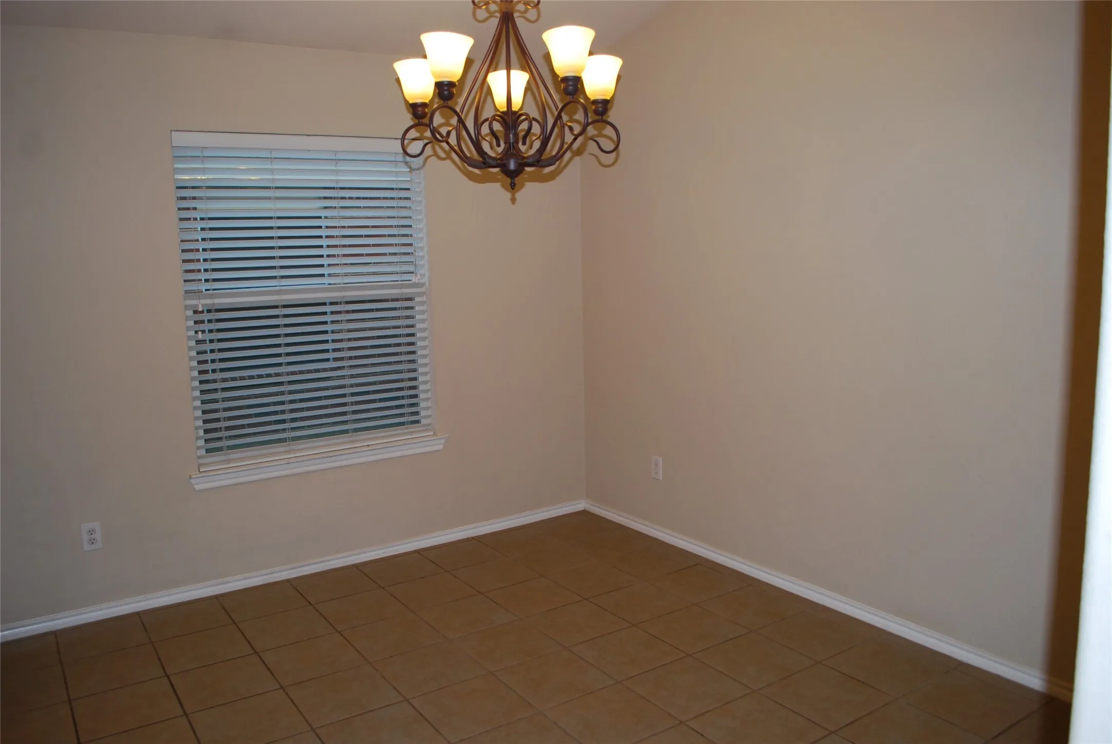 Single Family Residence For Rent in Denton County , 4713 Fox Sedge Lane, Denton, Texas 76208, 3 Bedroom, 2 Bathroom, 2 Garage spaces, 1,885 Sqft, built in 2005, mls#21289199, Real Estate Agent in Denton, Homes For Rent in Denton county, Homes For Rent in Denton, Realtor in Denton Texas, Real Estate Brokerage Independent Realty Texas, Luminita Cordes Realtor