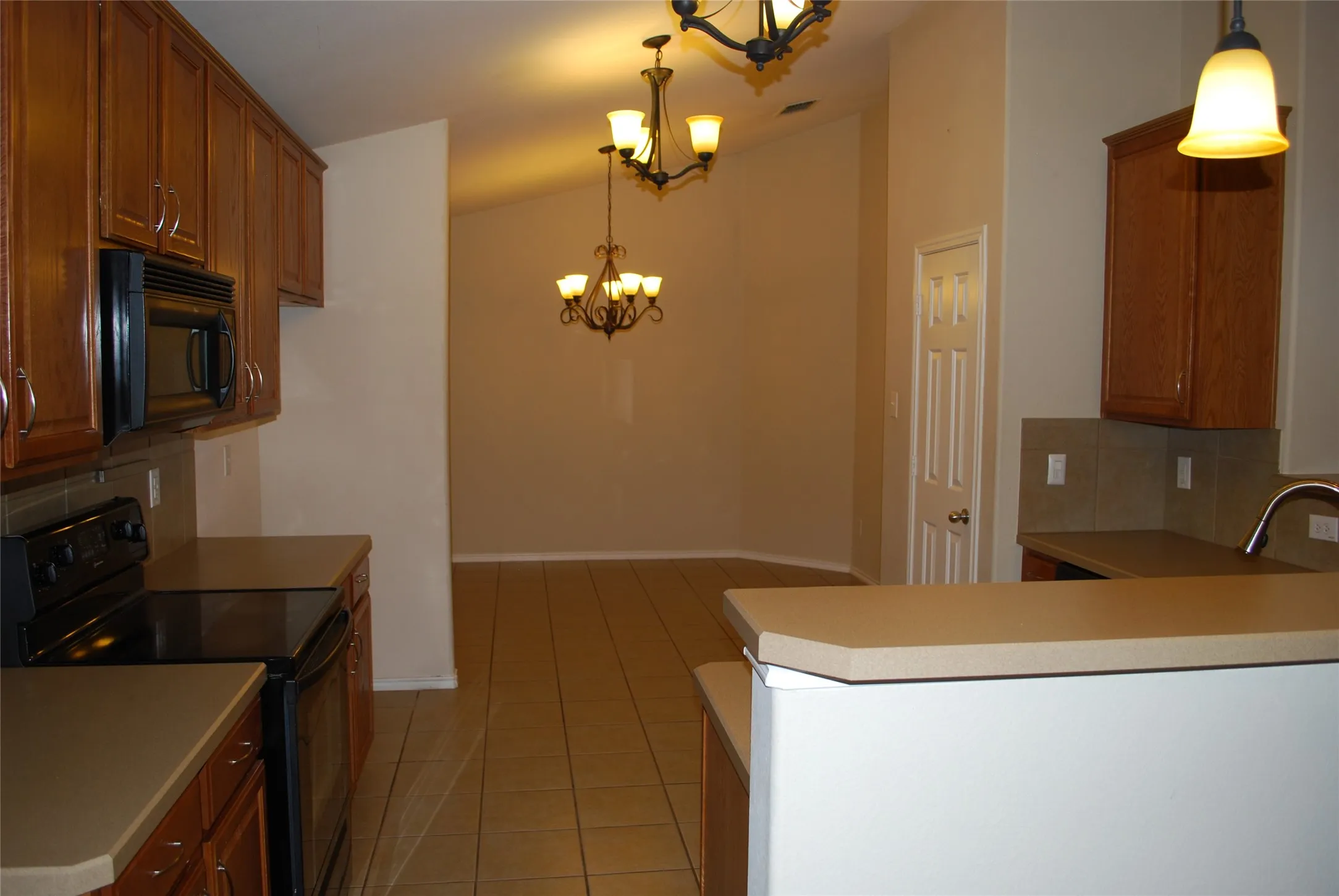 Single Family Residence For Rent in Denton County , 4713 Fox Sedge Lane, Denton, Texas 76208, 3 Bedroom, 2 Bathroom, 2 Garage spaces, 1,885 Sqft, built in 2005, mls#21289199, Real Estate Agent in Denton, Homes For Rent in Denton county, Homes For Rent in Denton, Realtor in Denton Texas, Real Estate Brokerage Independent Realty Texas, Luminita Cordes Realtor