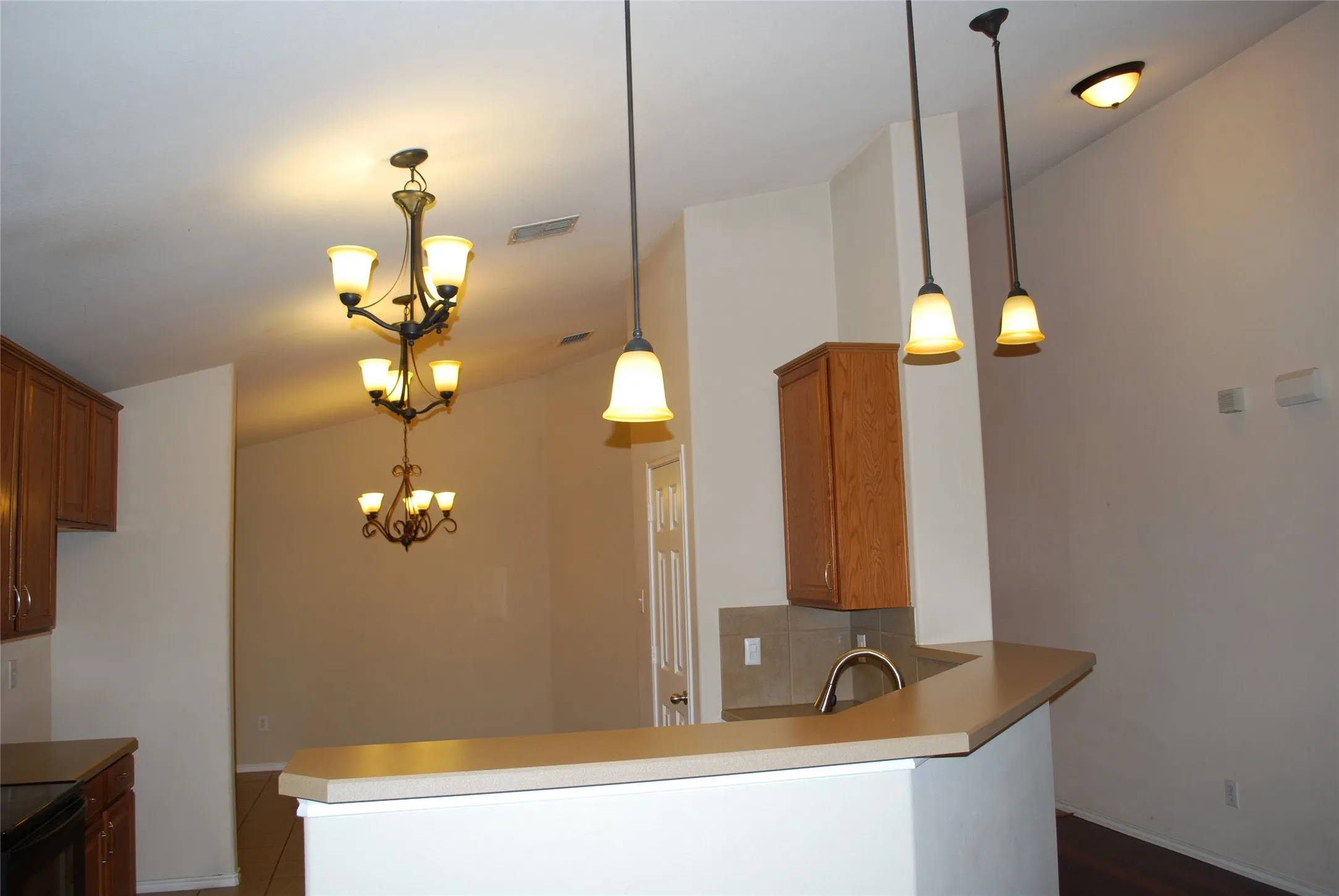 Single Family Residence For Rent in Denton County , 4713 Fox Sedge Lane, Denton, Texas 76208, 3 Bedroom, 2 Bathroom, 2 Garage spaces, 1,885 Sqft, built in 2005, mls#21289199, Real Estate Agent in Denton, Homes For Rent in Denton county, Homes For Rent in Denton, Realtor in Denton Texas, Real Estate Brokerage Independent Realty Texas, Luminita Cordes Realtor
