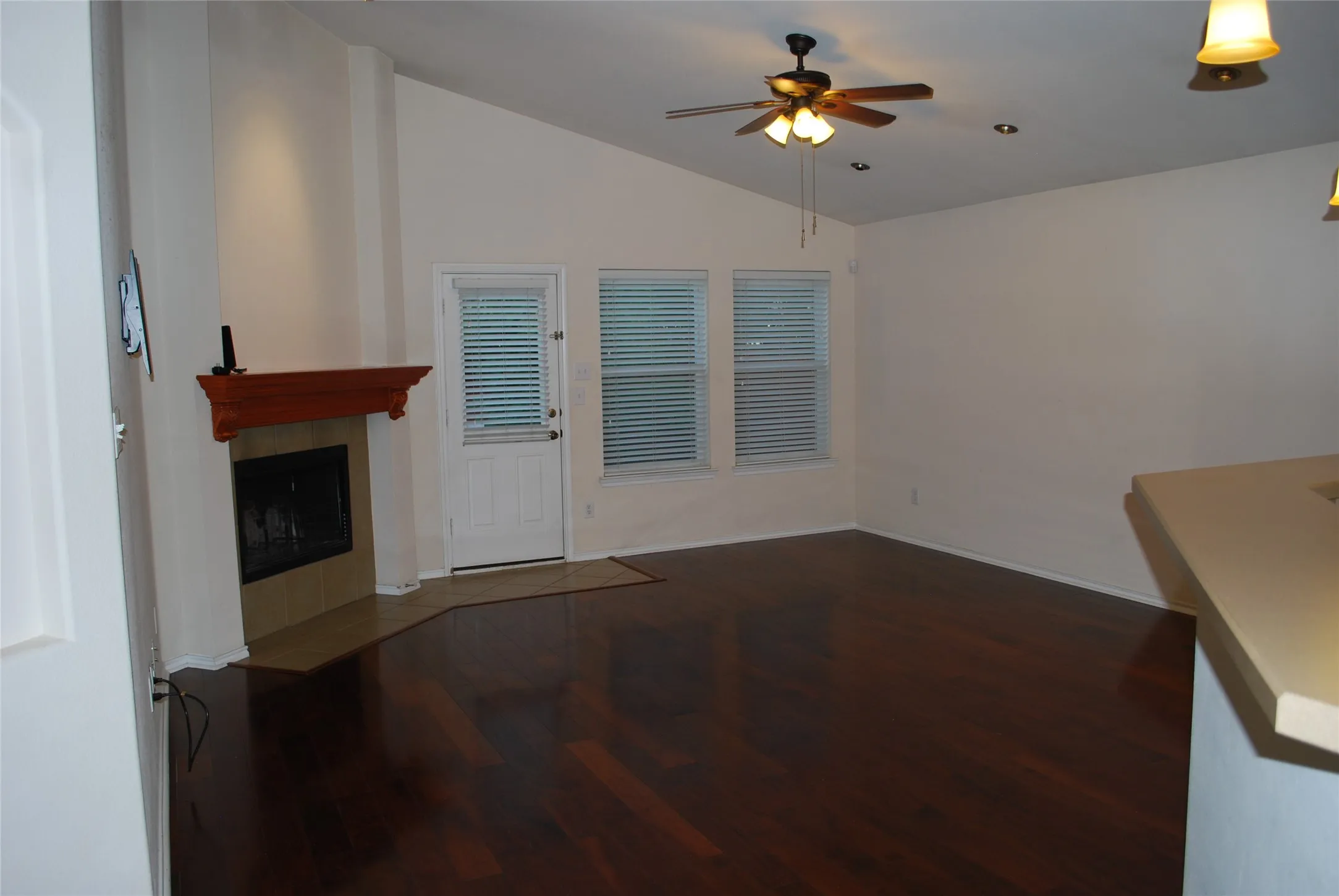 Single Family Residence For Rent in Denton County , 4713 Fox Sedge Lane, Denton, Texas 76208, 3 Bedroom, 2 Bathroom, 2 Garage spaces, 1,885 Sqft, built in 2005, mls#21289199, Real Estate Agent in Denton, Homes For Rent in Denton county, Homes For Rent in Denton, Realtor in Denton Texas, Real Estate Brokerage Independent Realty Texas, Luminita Cordes Realtor