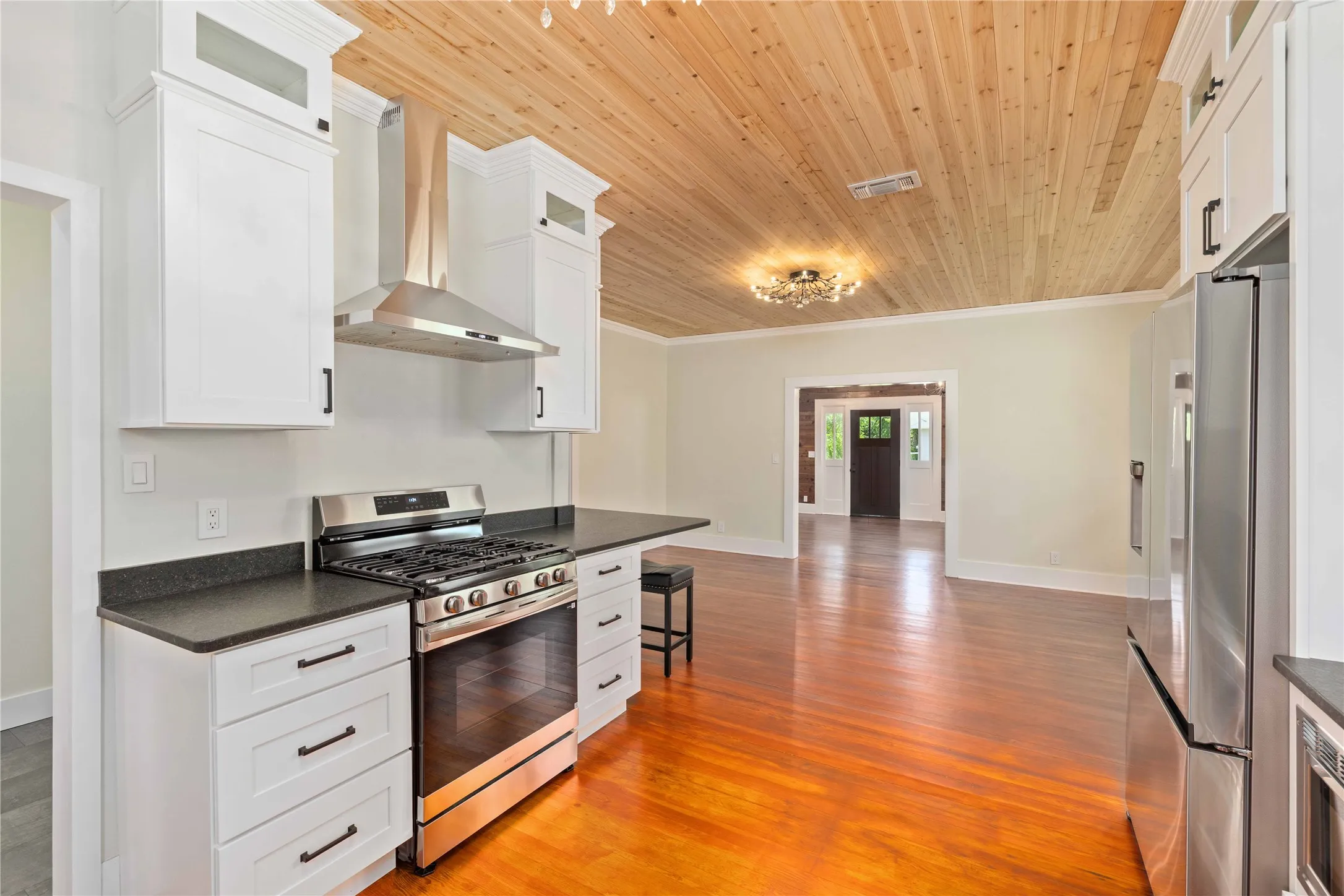 Single Family Residence For Sale in Brown County , 709 Avenue H, Brownwood, Texas 76801, 3 Bedroom, 1 Bathroom, Garage spaces, 1,454 Sqft, built in 0, mls#21288766, Real Estate Agent in Brownwood, Homes For Sale in Brown county, Homes For Sale in Brownwood, Realtor in Brownwood Texas, Real Estate Brokerage Independent Realty Texas, Luminita Cordes Realtor