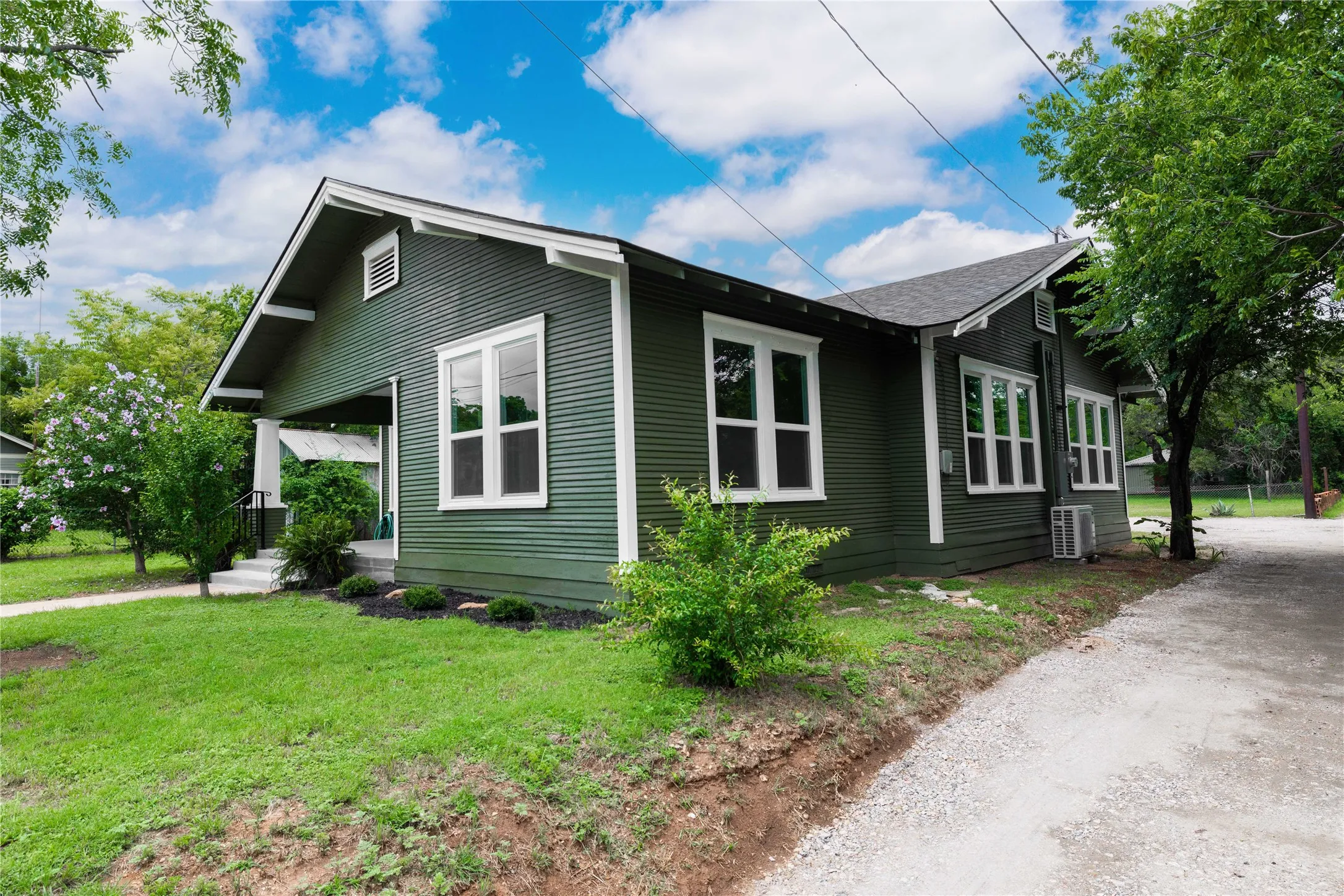 Single Family Residence For Sale in Brown County , 709 Avenue H, Brownwood, Texas 76801, 3 Bedroom, 1 Bathroom, Garage spaces, 1,454 Sqft, built in 0, mls#21288766, Real Estate Agent in Brownwood, Homes For Sale in Brown county, Homes For Sale in Brownwood, Realtor in Brownwood Texas, Real Estate Brokerage Independent Realty Texas, Luminita Cordes Realtor