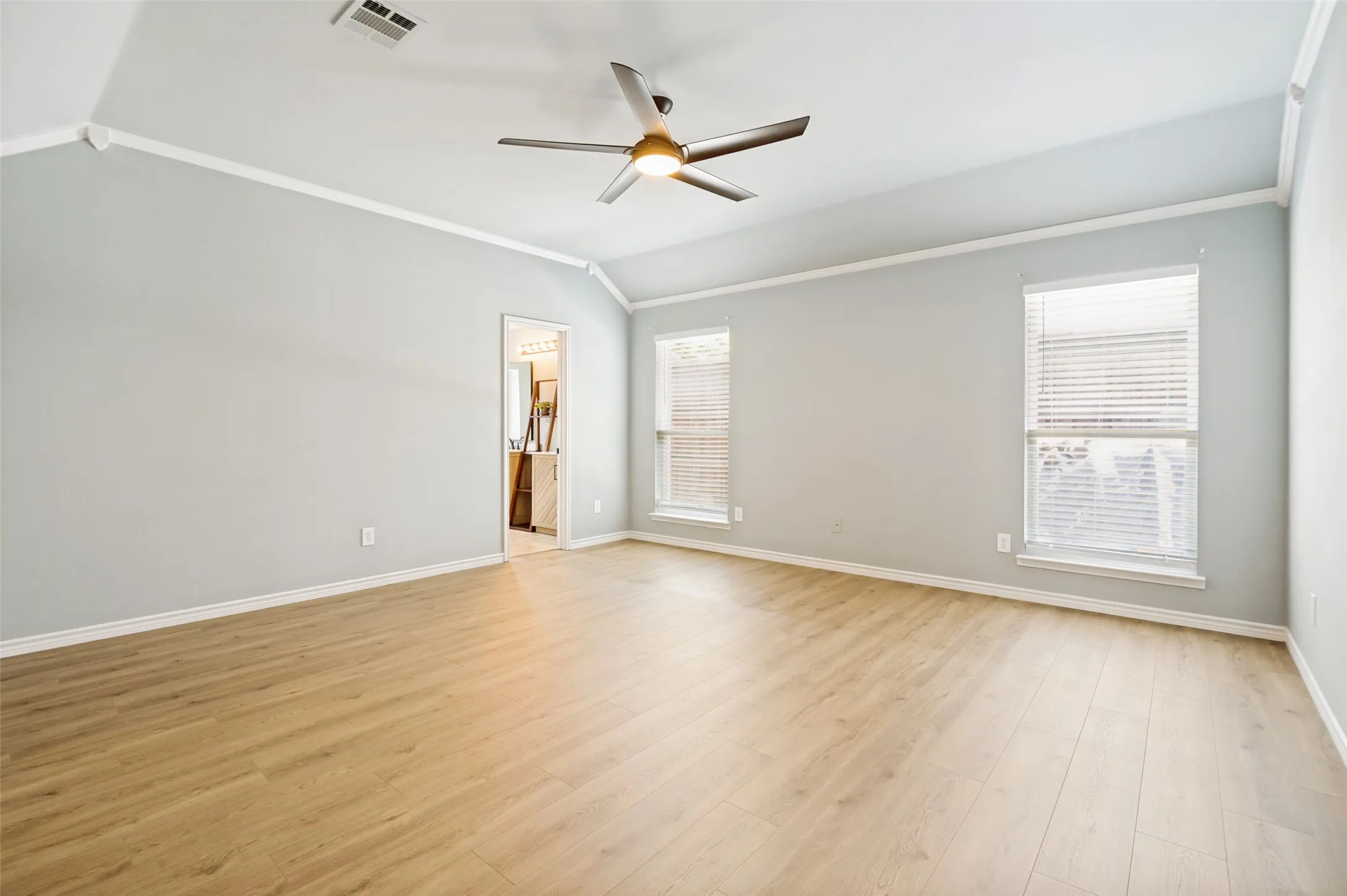Single Family Residence For Sale in Collin County , 1420 Greenwich Drive, Allen, Texas 75013, 4 Bedroom, 2 Bathroom, 2 Garage spaces, 2,217 Sqft, built in 2003, mls#21283747, Real Estate Agent in Allen, Homes For Sale in Collin county, Homes For Sale in Allen, Realtor in Allen Texas, Real Estate Brokerage Independent Realty Texas, Luminita Cordes Realtor