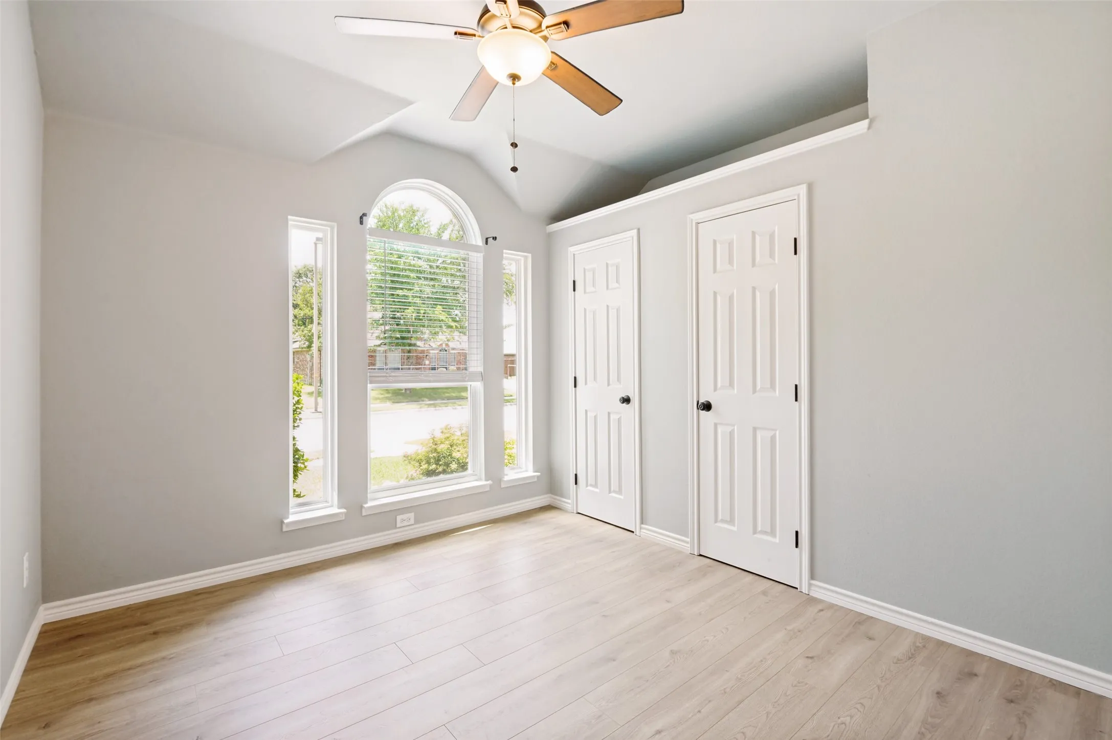 Single Family Residence For Sale in Collin County , 1420 Greenwich Drive, Allen, Texas 75013, 4 Bedroom, 2 Bathroom, 2 Garage spaces, 2,217 Sqft, built in 2003, mls#21283747, Real Estate Agent in Allen, Homes For Sale in Collin county, Homes For Sale in Allen, Realtor in Allen Texas, Real Estate Brokerage Independent Realty Texas, Luminita Cordes Realtor