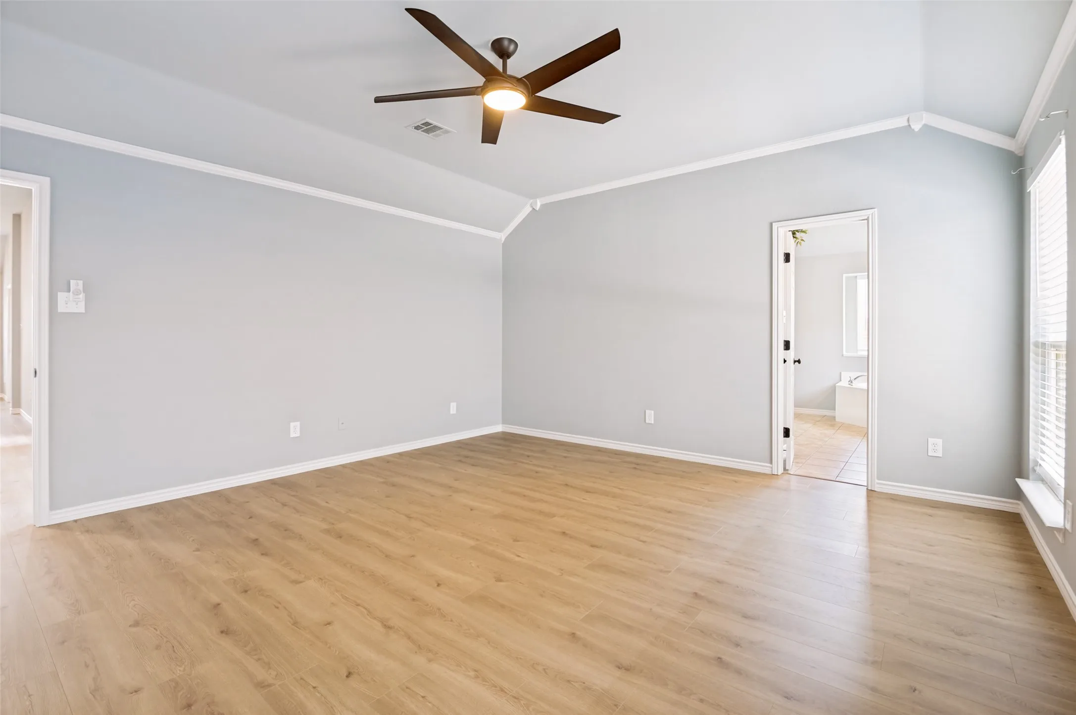 Single Family Residence For Sale in Collin County , 1420 Greenwich Drive, Allen, Texas 75013, 4 Bedroom, 2 Bathroom, 2 Garage spaces, 2,217 Sqft, built in 2003, mls#21283747, Real Estate Agent in Allen, Homes For Sale in Collin county, Homes For Sale in Allen, Realtor in Allen Texas, Real Estate Brokerage Independent Realty Texas, Luminita Cordes Realtor