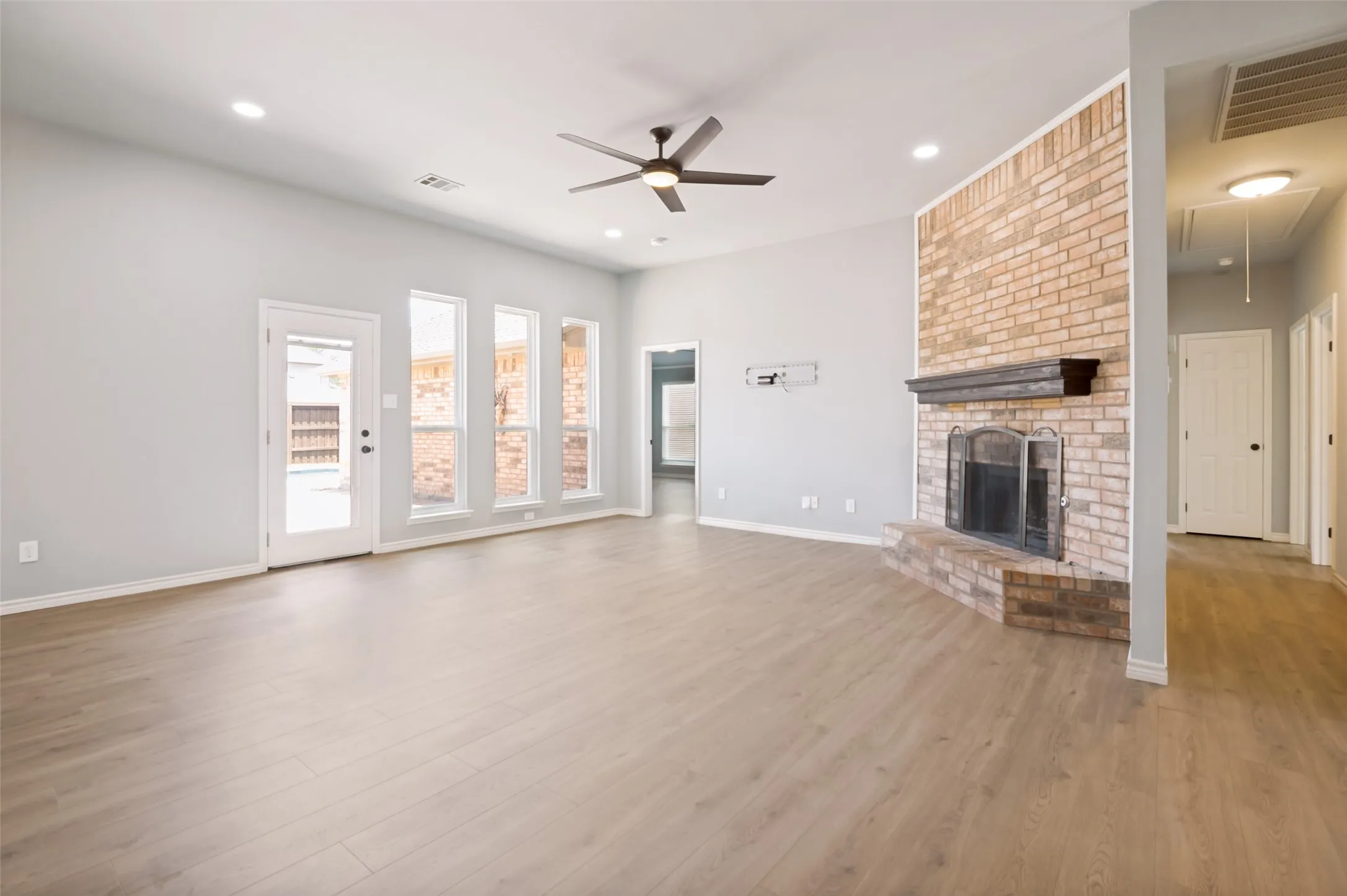 Single Family Residence For Sale in Collin County , 1420 Greenwich Drive, Allen, Texas 75013, 4 Bedroom, 2 Bathroom, 2 Garage spaces, 2,217 Sqft, built in 2003, mls#21283747, Real Estate Agent in Allen, Homes For Sale in Collin county, Homes For Sale in Allen, Realtor in Allen Texas, Real Estate Brokerage Independent Realty Texas, Luminita Cordes Realtor