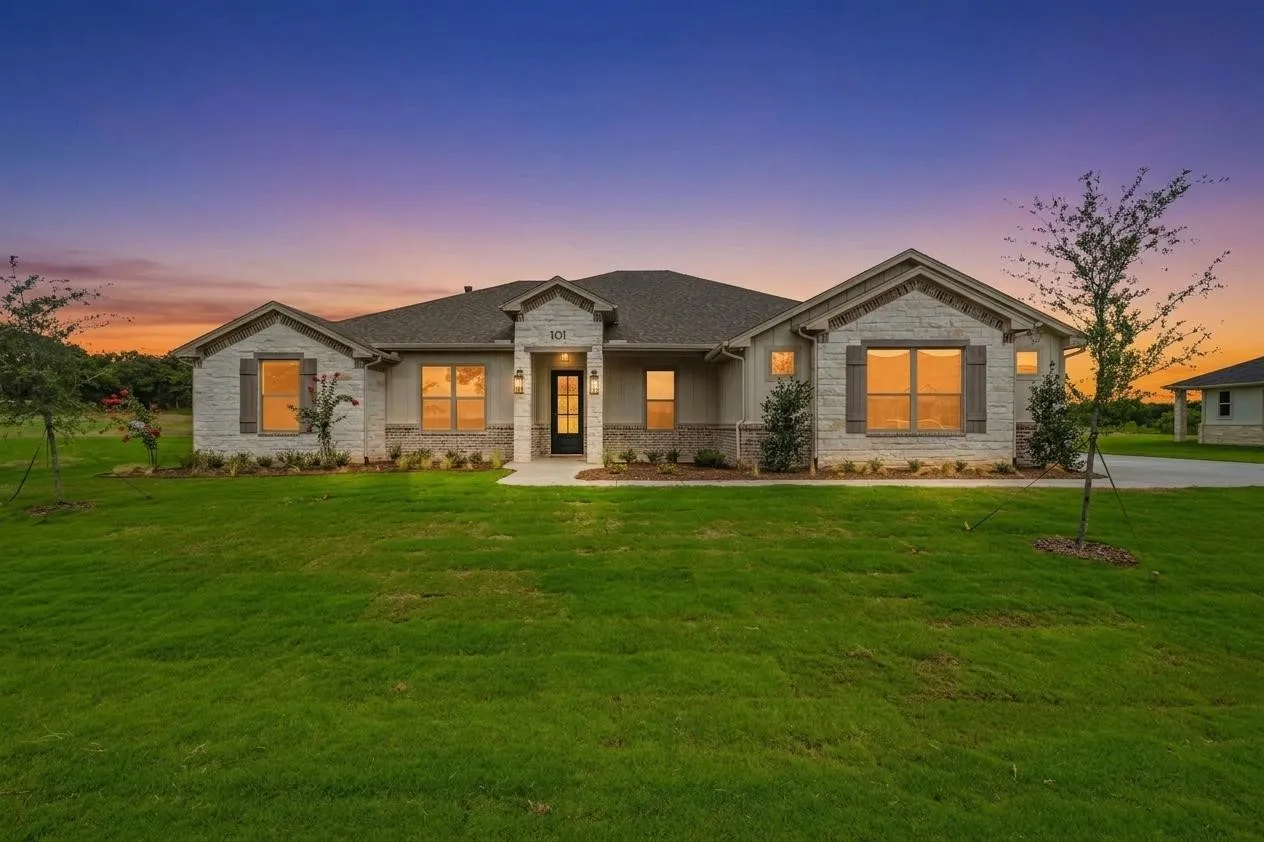 Single Family Residence For Sale in Somervell County , 101 Eagle Court, Glen Rose, Texas 76077, 4 Bedrooms, 3 Bathrooms, 3 Garage spaces, 2,550 Sqft, built in 2026, Price $680,000, mls#21287749, Real Estate Agent in Glen Rose, Homes For Sale in Somervell county, Homes For Sale in Glen Rose, Realtor in Glen Rose Texas, Real Estate Brokerage Independent Realty Texas, Luminita Cordes Realtor