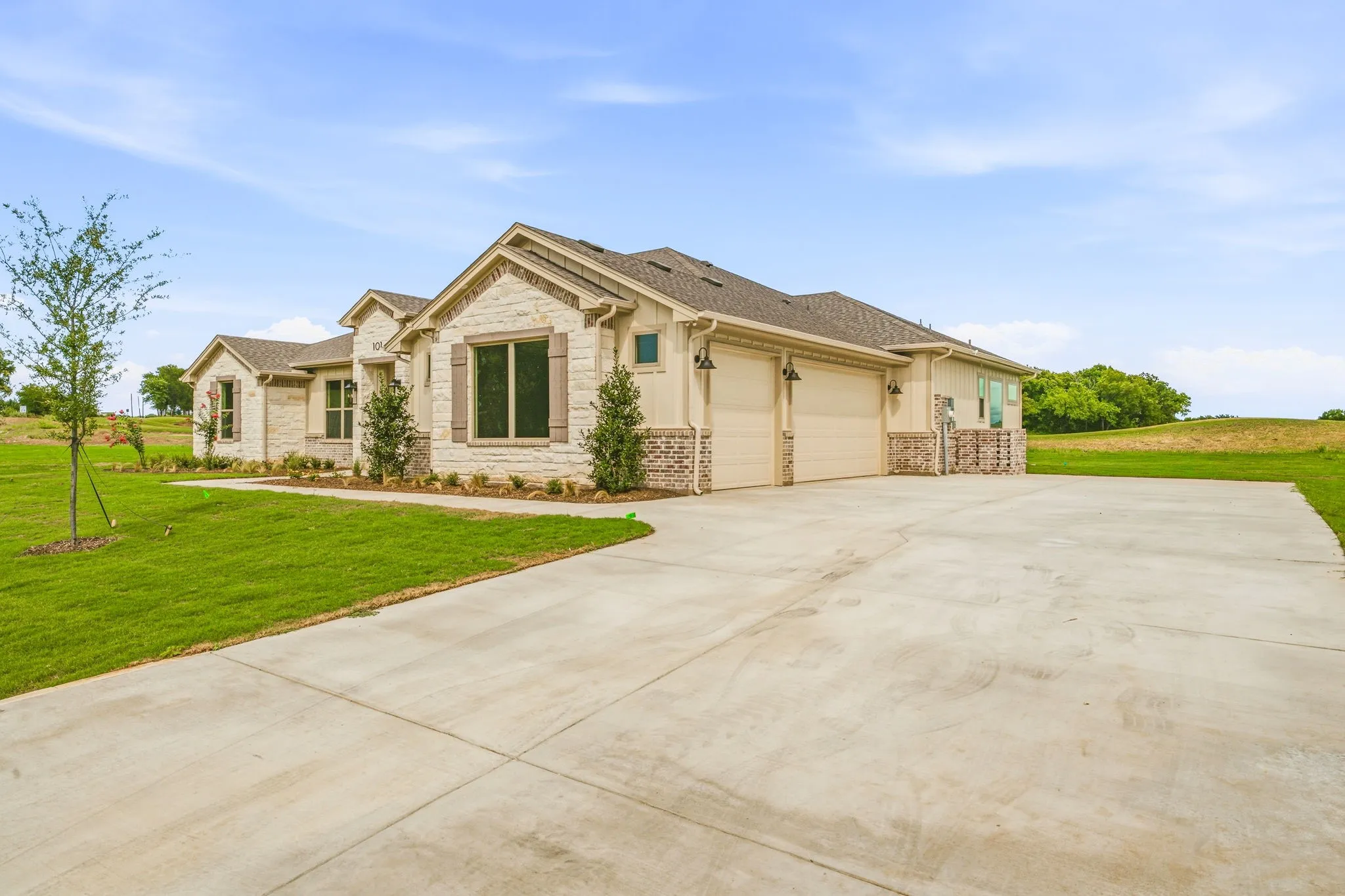 Single Family Residence For Sale in Somervell County , 101 Eagle Court, Glen Rose, Texas 76077, 4 Bedrooms, 3 Bathrooms, 3 Garage spaces, 2,550 Sqft, built in 2026, Price $680,000, mls#21287749, Real Estate Agent in Glen Rose, Homes For Sale in Somervell county, Homes For Sale in Glen Rose, Realtor in Glen Rose Texas, Real Estate Brokerage Independent Realty Texas, Luminita Cordes Realtor