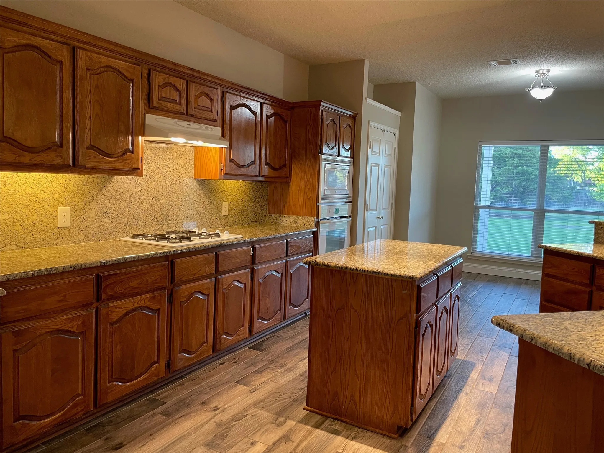 Single Family Residence For Rent in Collin County , 1614 N Timber Brook Drive, Wylie, Texas 75098, 4 Bedroom, 3 Bathroom, 2 Garage spaces, 2,846 Sqft, built in 2003, mls#21286874, Real Estate Agent in Wylie, Homes For Rent in Collin county, Homes For Rent in Wylie, Realtor in Wylie Texas, Real Estate Brokerage Independent Realty Texas, Luminita Cordes Realtor