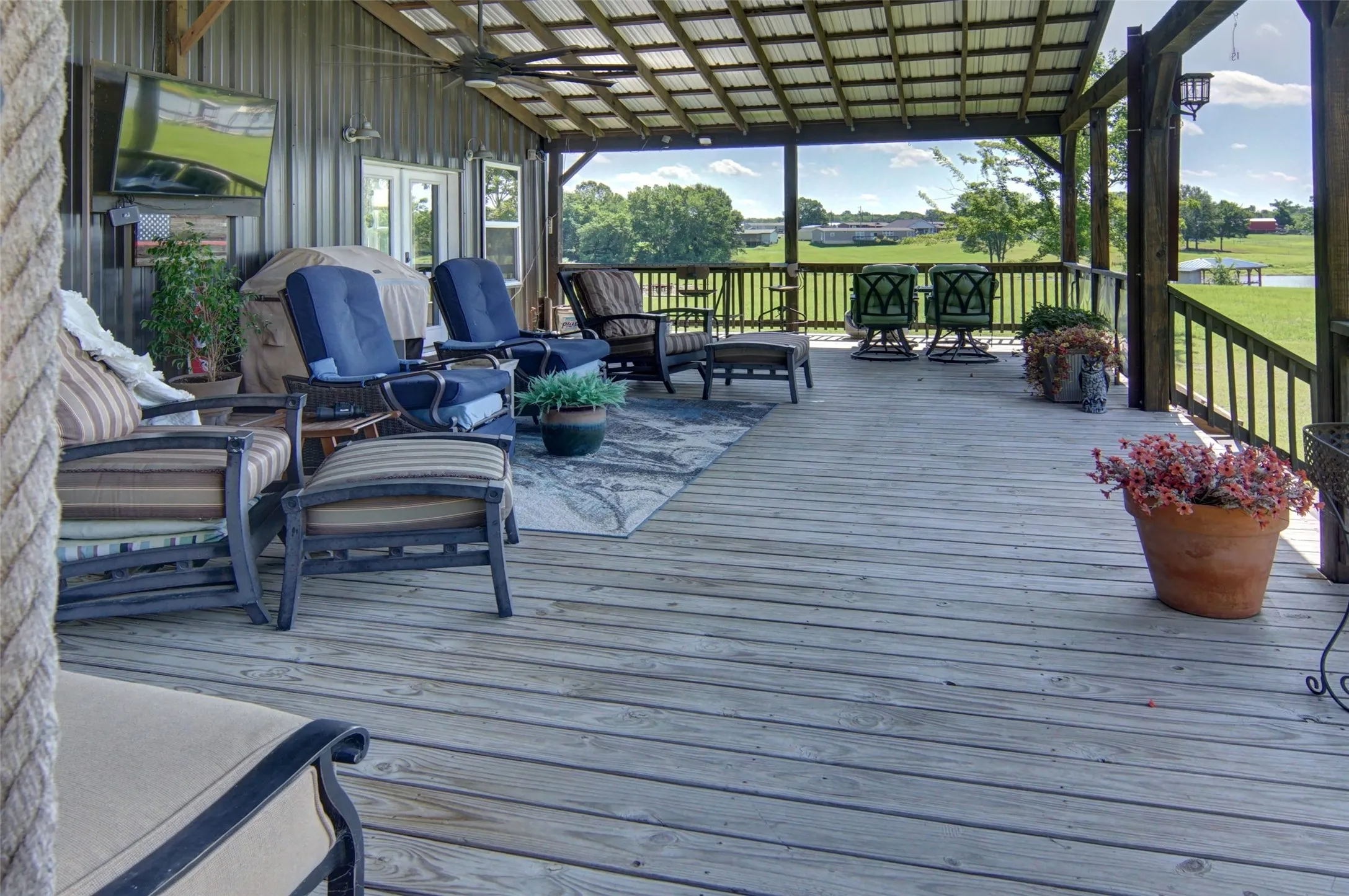 Single Family Residence For Sale in Wood County , 187 Shawnee, Quitman, Texas 75783, 3 Bedroom, 2 Bathroom, 6 Garage spaces, 1,952 Sqft, built in 2019, mls#21289052, Real Estate Agent in Quitman, Homes For Sale in Wood county, Homes For Sale in Quitman, Realtor in Quitman Texas, Real Estate Brokerage Independent Realty Texas, Luminita Cordes Realtor