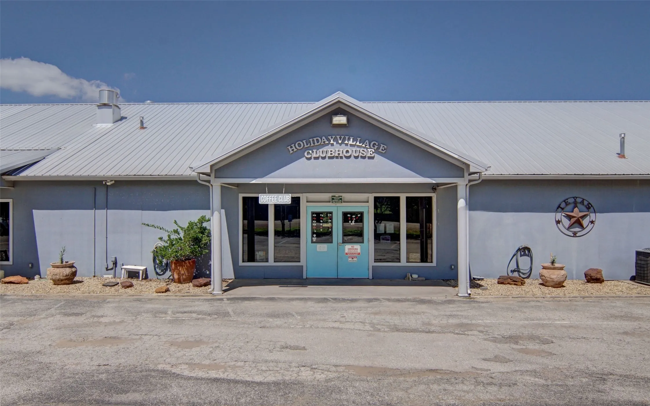 Single Family Residence For Sale in Wood County , 187 Shawnee, Quitman, Texas 75783, 3 Bedroom, 2 Bathroom, 6 Garage spaces, 1,952 Sqft, built in 2019, mls#21289052, Real Estate Agent in Quitman, Homes For Sale in Wood county, Homes For Sale in Quitman, Realtor in Quitman Texas, Real Estate Brokerage Independent Realty Texas, Luminita Cordes Realtor