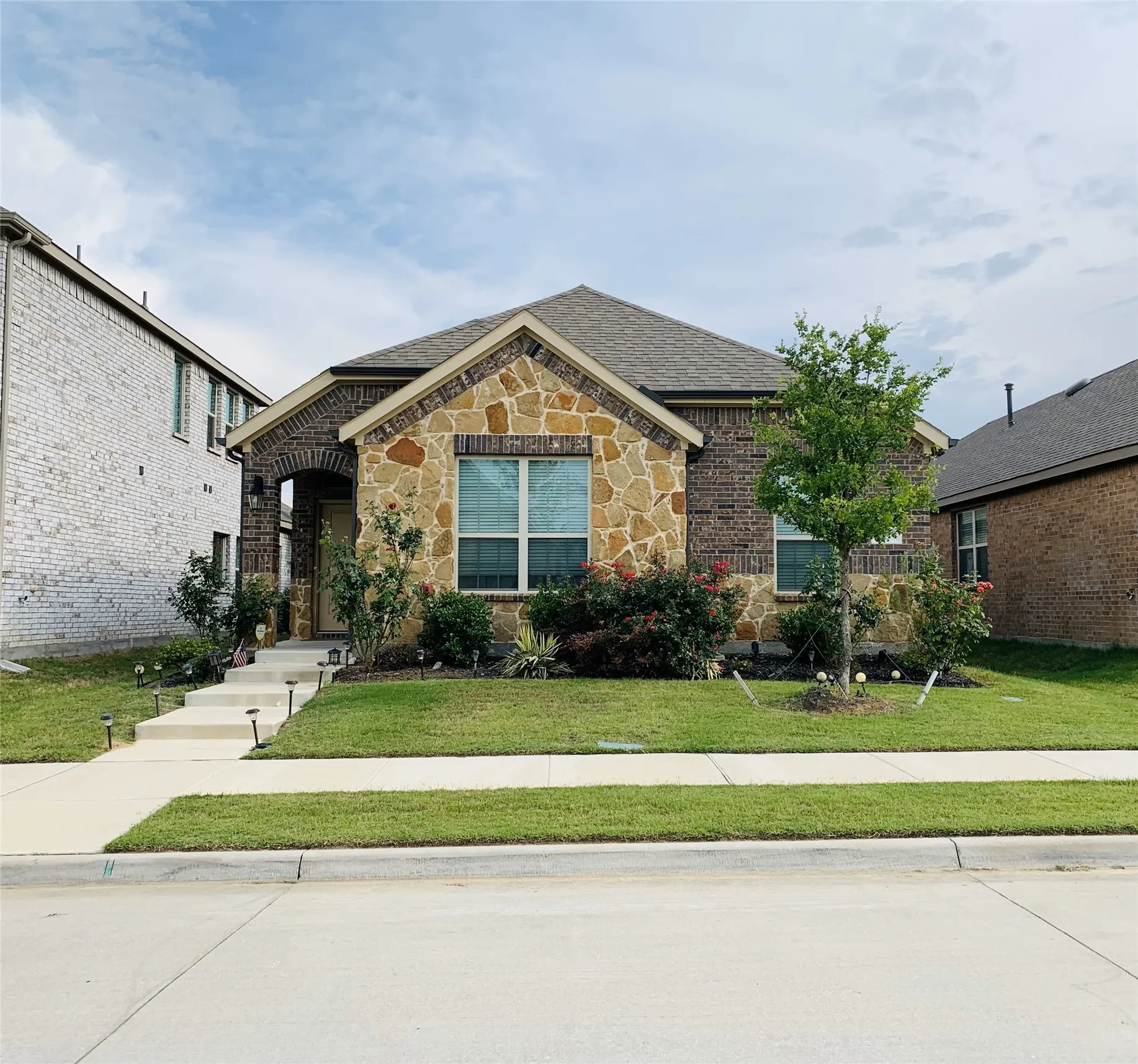 Single Family Residence For Rent in Denton County , 2344 Opaline Drive, Little Elm, Texas 76227, 3 Bedroom, 2 Bathroom, 2 Garage spaces, 1,523 Sqft, built in 2020, mls#21287536, Real Estate Agent in Little Elm, Homes For Rent in Denton county, Homes For Rent in Little Elm, Realtor in Little Elm Texas, Real Estate Brokerage Independent Realty Texas, Luminita Cordes Realtor
