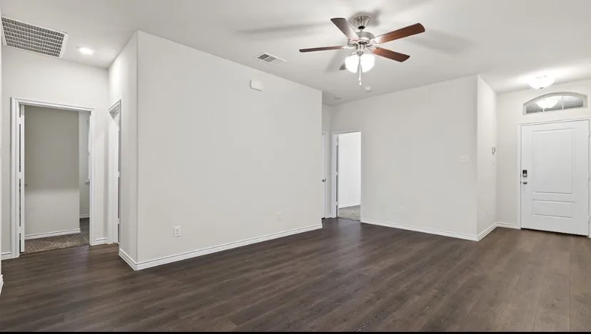 Single Family Residence For Rent in Denton County , 2344 Opaline Drive, Little Elm, Texas 76227, 3 Bedroom, 2 Bathroom, 2 Garage spaces, 1,523 Sqft, built in 2020, mls#21287536, Real Estate Agent in Little Elm, Homes For Rent in Denton county, Homes For Rent in Little Elm, Realtor in Little Elm Texas, Real Estate Brokerage Independent Realty Texas, Luminita Cordes Realtor