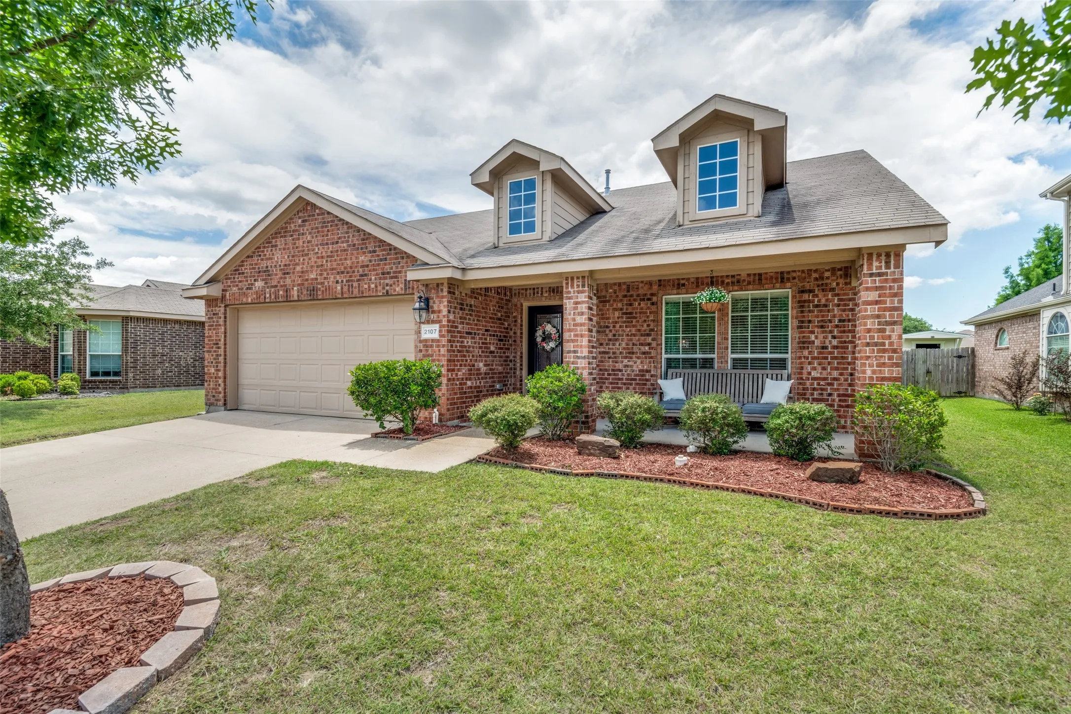 Single Family Residence For Sale in Kaufman County , 2107 Thistle Lane, Forney, Texas 75126, 4 Bedroom, 2 Bathroom, 2 Garage spaces, 2,090 Sqft, built in 2010, mls#21285336, Real Estate Agent in Forney, Homes For Sale in Kaufman county, Homes For Sale in Forney, Realtor in Forney Texas, Real Estate Brokerage Independent Realty Texas, Luminita Cordes Realtor
