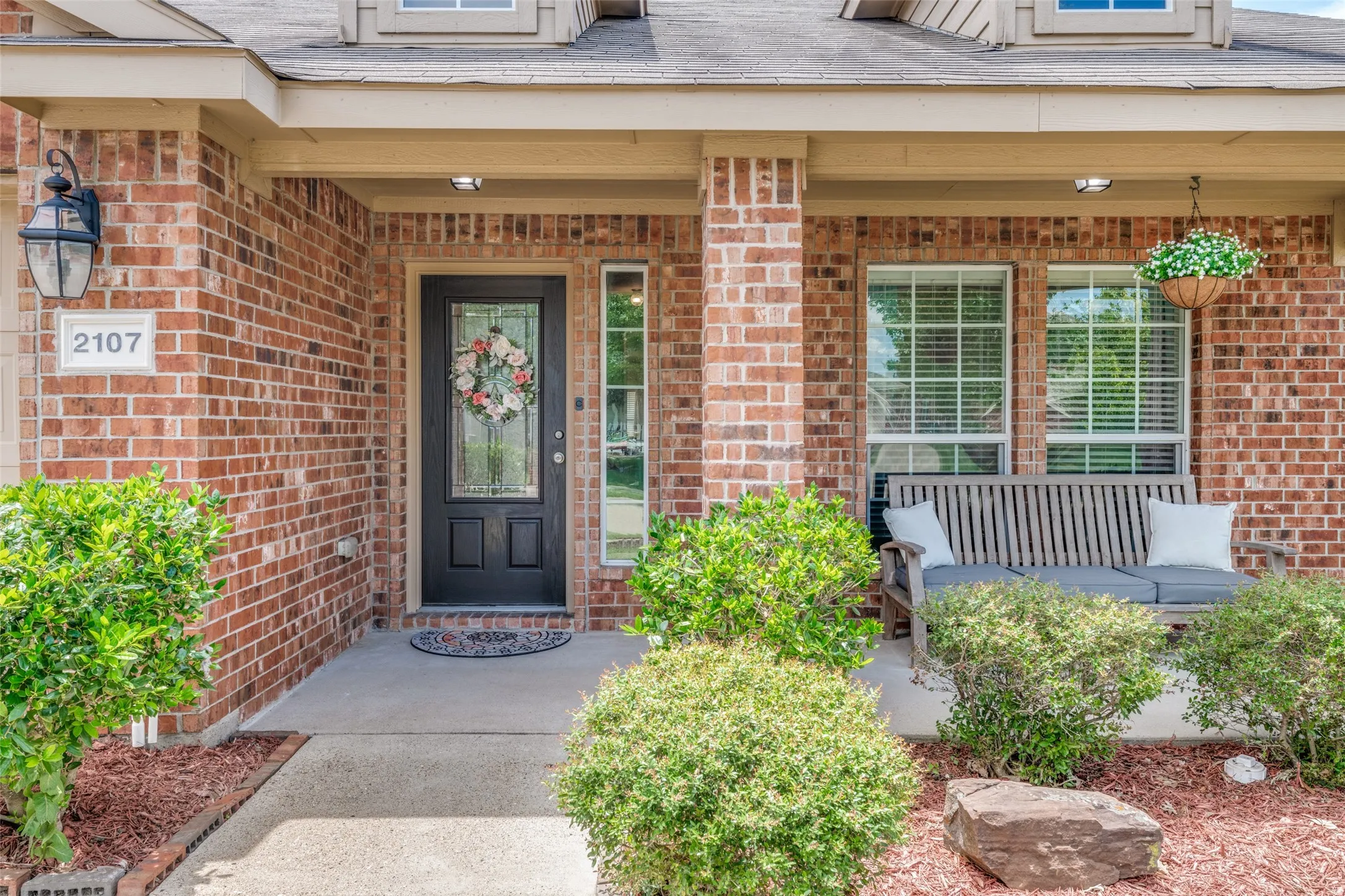 Single Family Residence For Sale in Kaufman County , 2107 Thistle Lane, Forney, Texas 75126, 4 Bedroom, 2 Bathroom, 2 Garage spaces, 2,090 Sqft, built in 2010, mls#21285336, Real Estate Agent in Forney, Homes For Sale in Kaufman county, Homes For Sale in Forney, Realtor in Forney Texas, Real Estate Brokerage Independent Realty Texas, Luminita Cordes Realtor