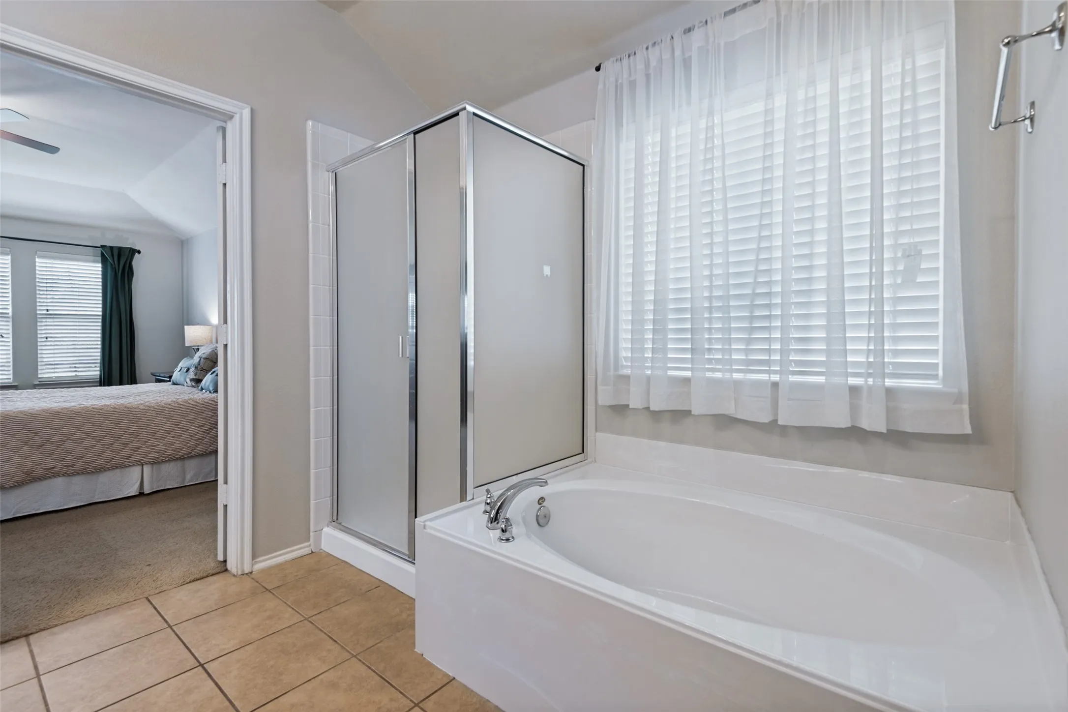 Single Family Residence For Sale in Kaufman County , 2107 Thistle Lane, Forney, Texas 75126, 4 Bedroom, 2 Bathroom, 2 Garage spaces, 2,090 Sqft, built in 2010, mls#21285336, Real Estate Agent in Forney, Homes For Sale in Kaufman county, Homes For Sale in Forney, Realtor in Forney Texas, Real Estate Brokerage Independent Realty Texas, Luminita Cordes Realtor