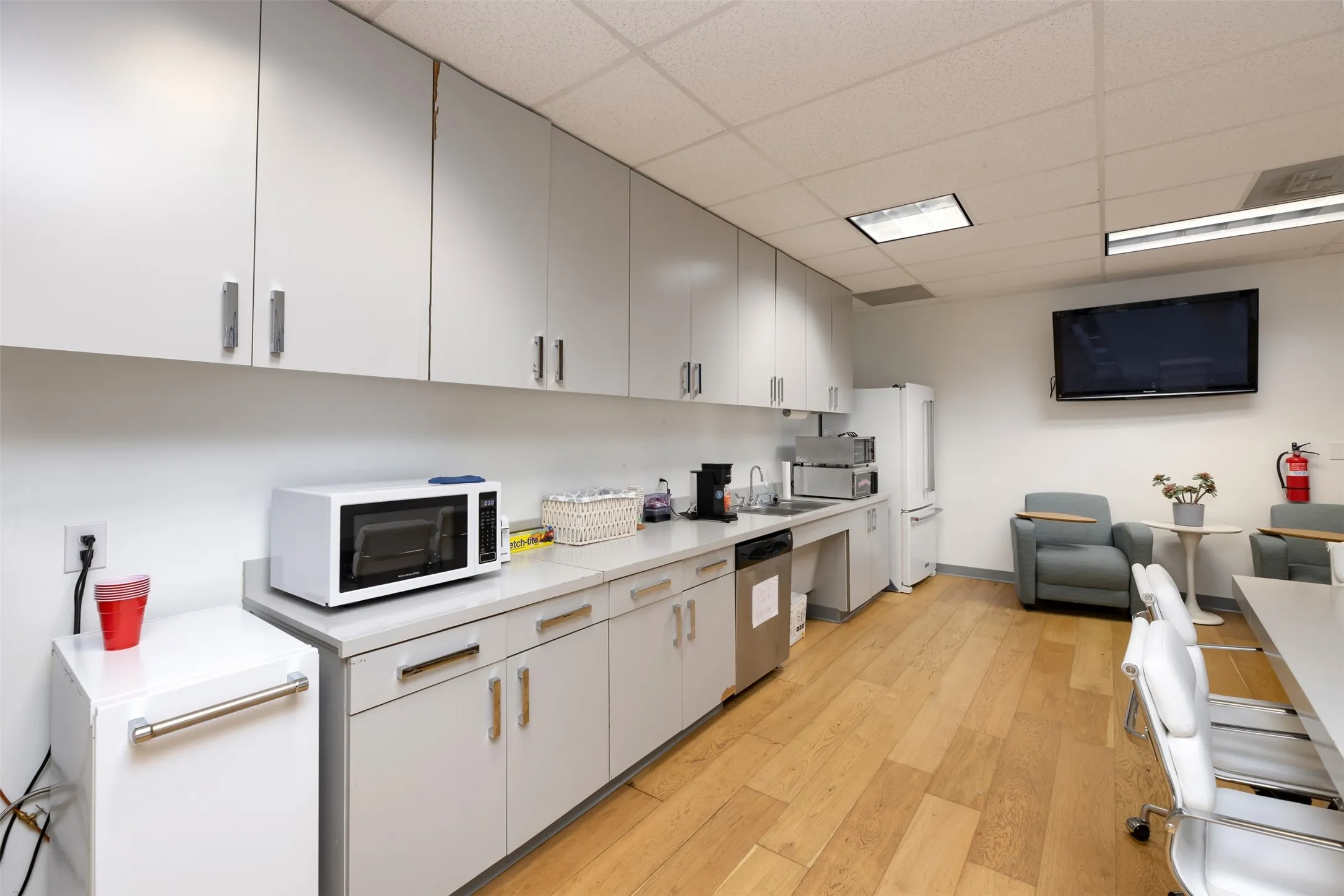 Office For Rent in Dallas County , 13465 Midway Road 204, Farmers Branch, Texas 75244, 0, 0, Garage spaces, 0 Sqft, built in 1981, mls#21289311, Real Estate Agent in Farmers Branch, Homes For Rent in Dallas county, Homes For Rent in Farmers Branch, Realtor in Farmers Branch Texas, Real Estate Brokerage Independent Realty Texas, Luminita Cordes Realtor