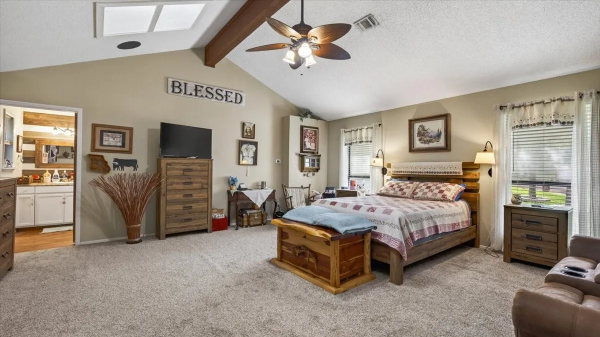 Single Family Residence For Sale in Henderson County , 110 Punto Pescador, Gun Barrel City, Texas 75156, 3 Bedroom, 3 Bathroom, 1 Garage spaces, 1,748 Sqft, built in 1975, mls#21289312, Real Estate Agent in Gun Barrel City, Homes For Sale in Henderson county, Homes For Sale in Gun Barrel City, Realtor in Gun Barrel City Texas, Real Estate Brokerage Independent Realty Texas, Luminita Cordes Realtor