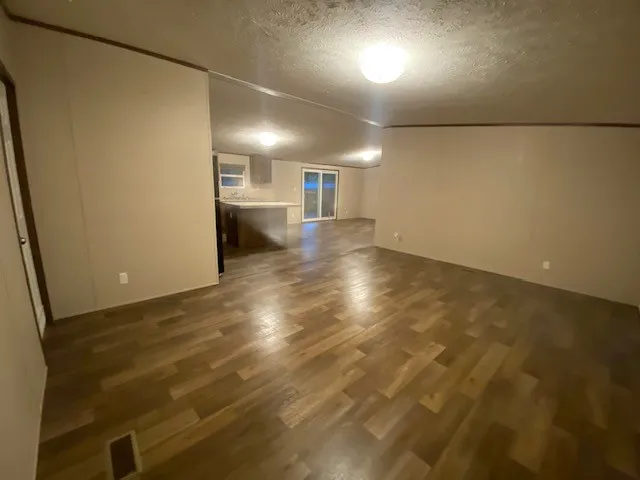 Mobile Home For Sale in Fannin County , 111 Pine Street, Ravenna, Texas 75476, 4 Bedroom, 2 Bathroom, 2 Garage spaces, 1,568 Sqft, built in 2023, mls#21289338, Real Estate Agent in Ravenna, Homes For Sale in Fannin county, Homes For Sale in Ravenna, Realtor in Ravenna Texas, Real Estate Brokerage Independent Realty Texas, Luminita Cordes Realtor