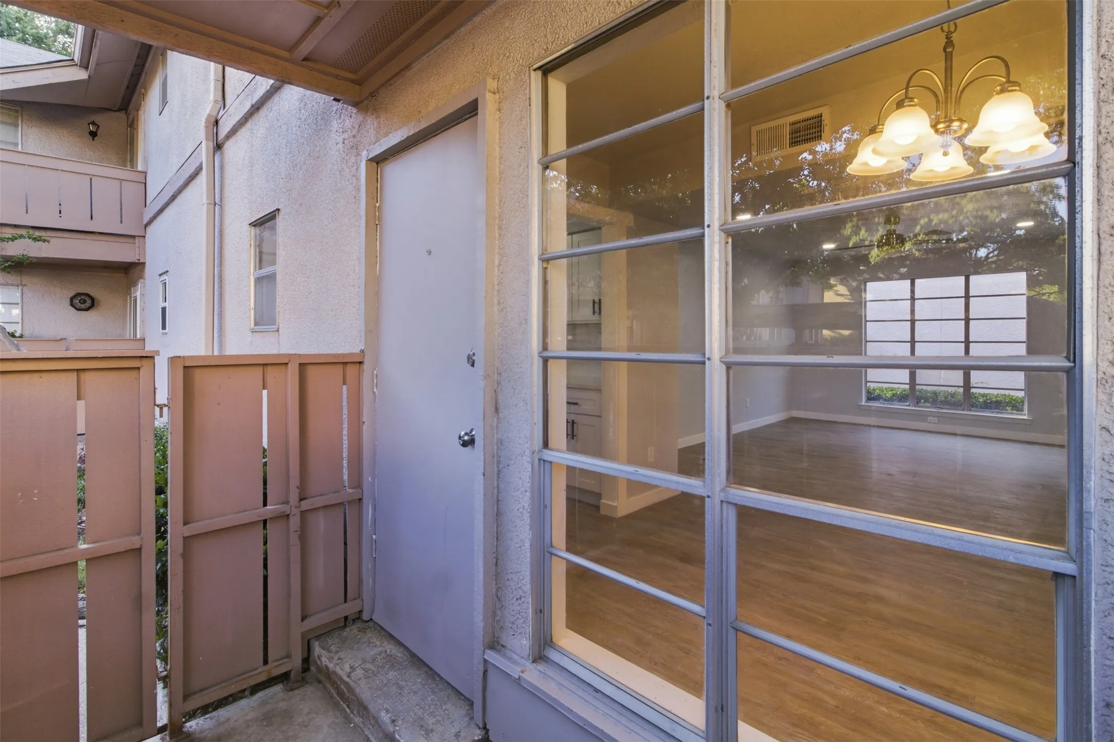 Condominium For Sale in Dallas County , 10574 High Hollows Drive 165, Dallas, Texas 75230, 1 Bedroom, 1 Bathroom, Garage spaces, 740 Sqft, built in 1970, mls#21289227, Real Estate Agent in Dallas, Homes For Sale in Dallas county, Homes For Sale in Dallas, Realtor in Dallas Texas, Real Estate Brokerage Independent Realty Texas, Luminita Cordes Realtor