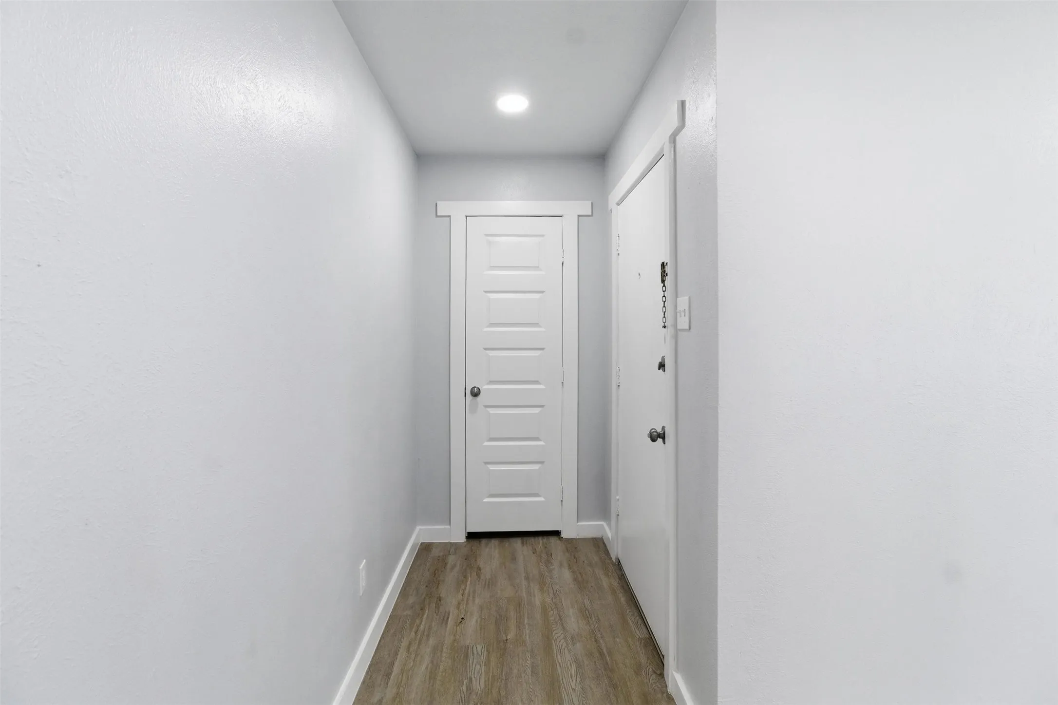 Condominium For Sale in Dallas County , 10574 High Hollows Drive 165, Dallas, Texas 75230, 1 Bedroom, 1 Bathroom, Garage spaces, 740 Sqft, built in 1970, mls#21289227, Real Estate Agent in Dallas, Homes For Sale in Dallas county, Homes For Sale in Dallas, Realtor in Dallas Texas, Real Estate Brokerage Independent Realty Texas, Luminita Cordes Realtor