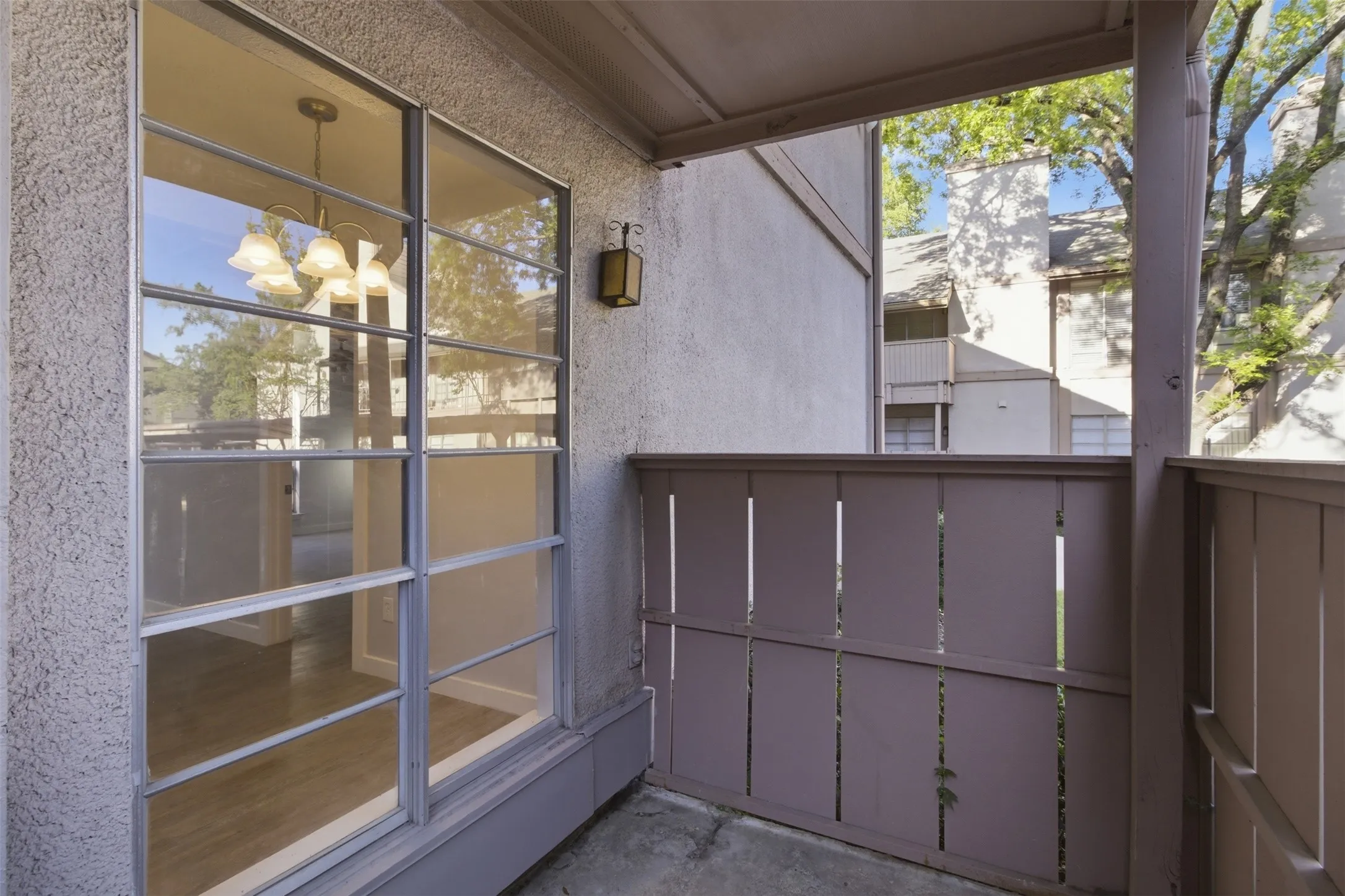 Condominium For Sale in Dallas County , 10574 High Hollows Drive 165, Dallas, Texas 75230, 1 Bedroom, 1 Bathroom, Garage spaces, 740 Sqft, built in 1970, mls#21289227, Real Estate Agent in Dallas, Homes For Sale in Dallas county, Homes For Sale in Dallas, Realtor in Dallas Texas, Real Estate Brokerage Independent Realty Texas, Luminita Cordes Realtor
